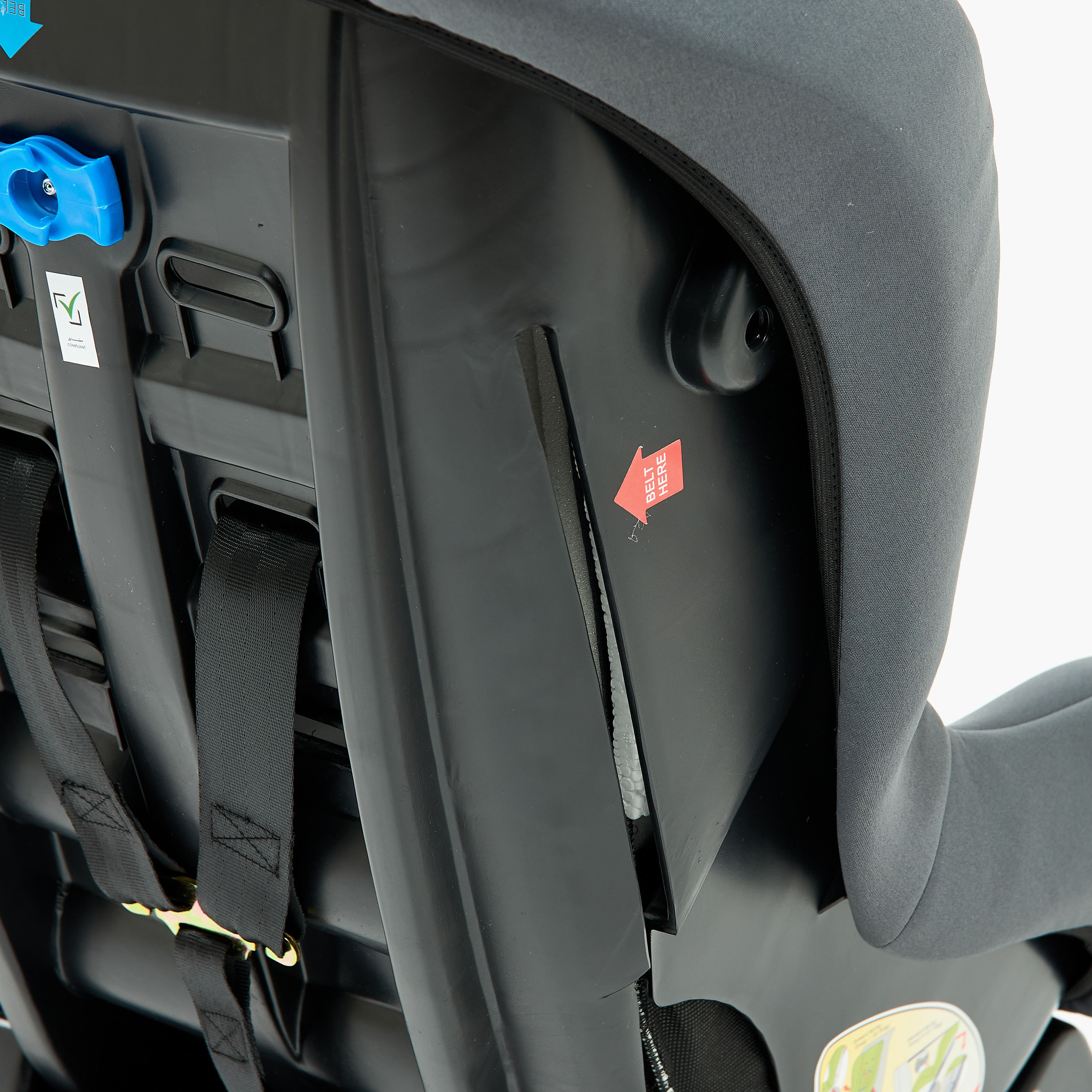 مقعد سيارة فينشر للرضّع بنظام حزام الأمان خماسي النقاط من ليتل بلومرز -baby-gear-carseats-image-10