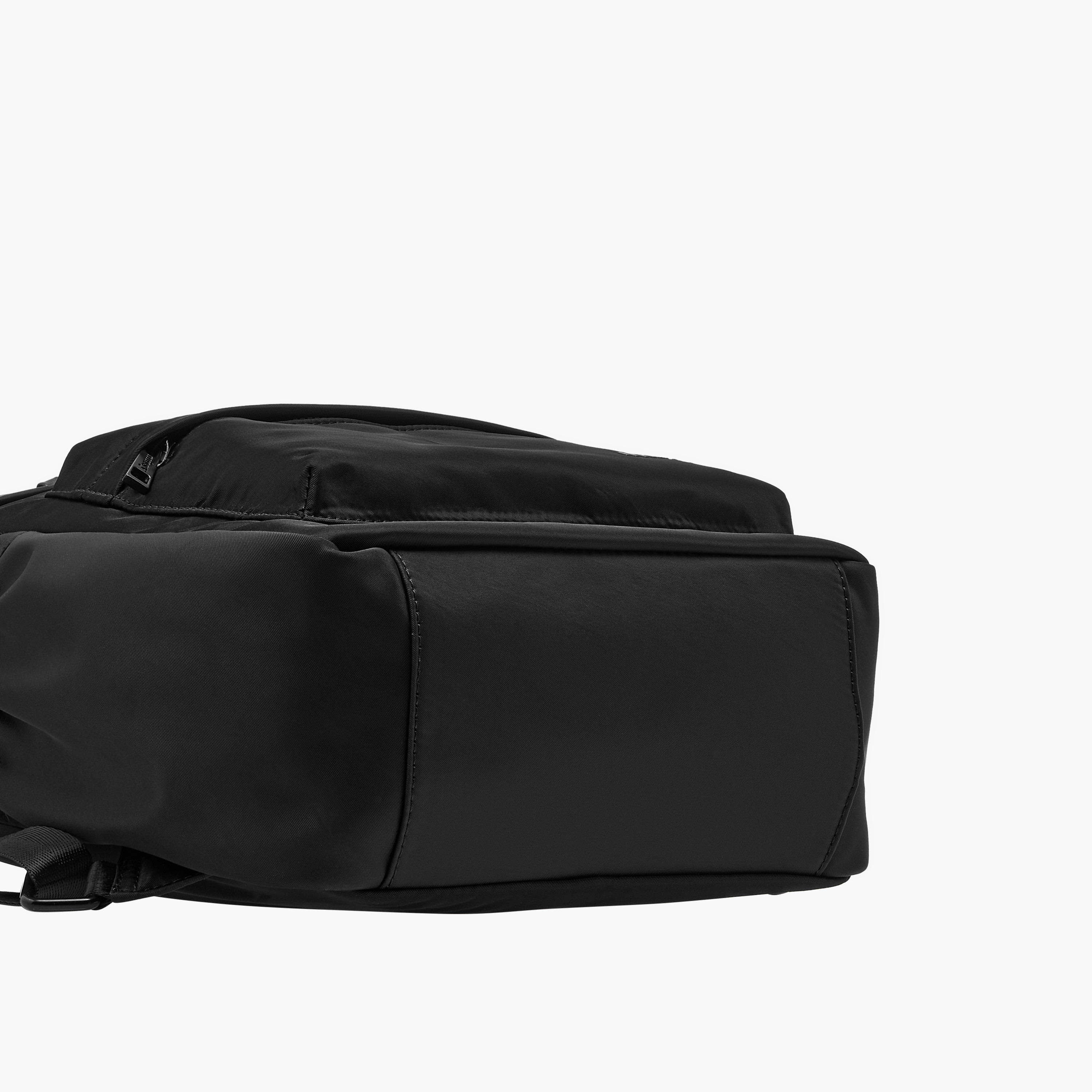 شنطة ظهر سادة مع حمالات قابلة للتعديل وسحاب إغلاق من ميسي-women-bagsandwallets-backpacks-image-5