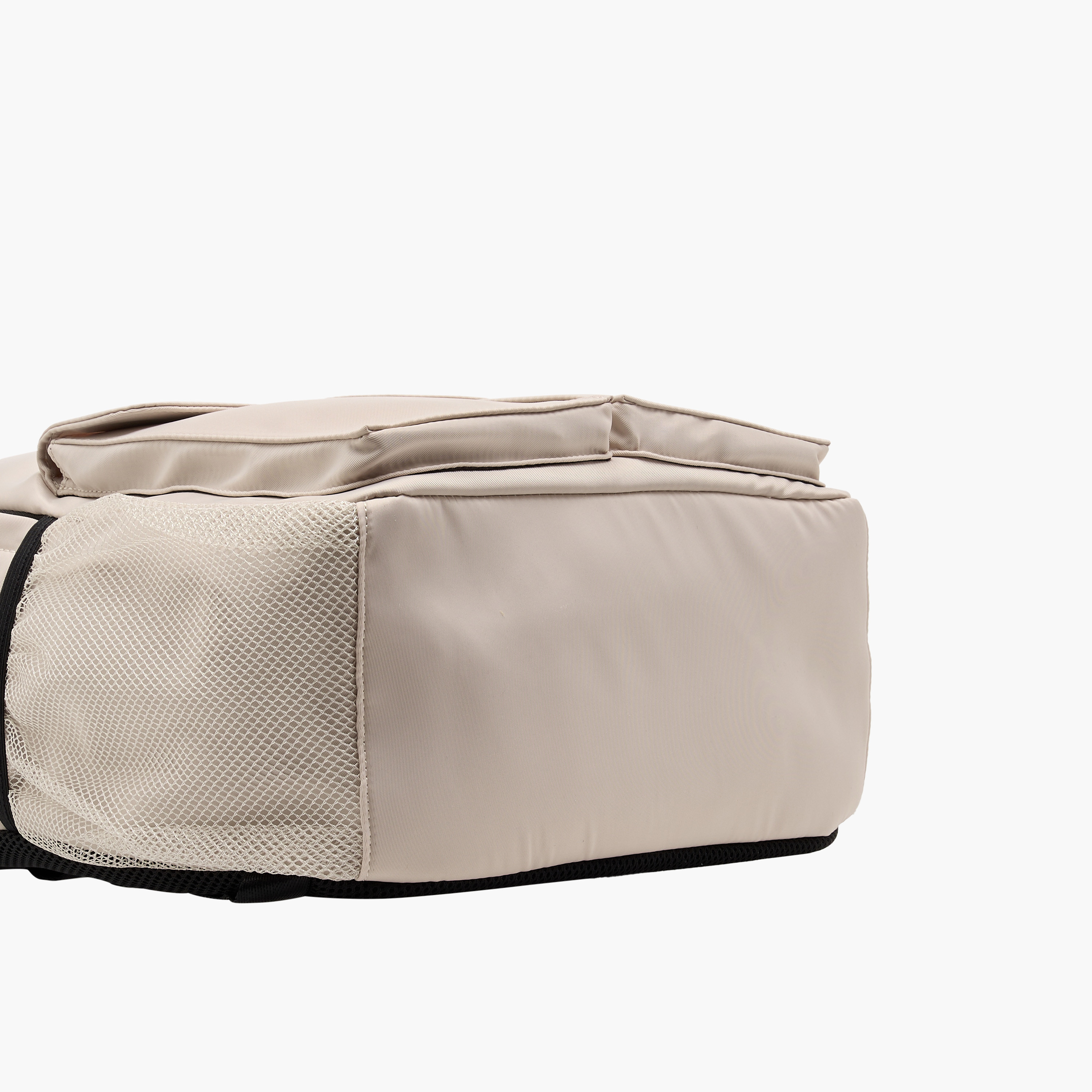 شنطة ظهر بتزيينات شعار وحمالات قابلة للتعديل وسحاب إغلاق من ميسي-women-bagsandwallets-backpacks-image-5
