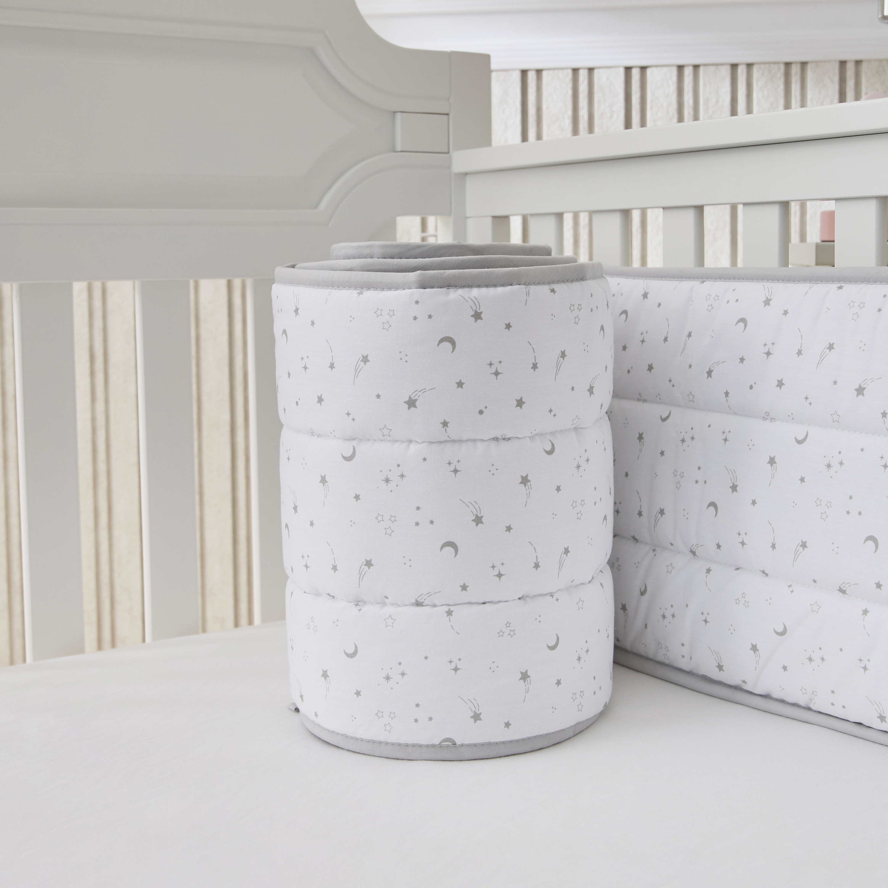 مصد سرير بطول كامل من جونيورز - 30×390 سم-baby-nursery-babybedding-image-3