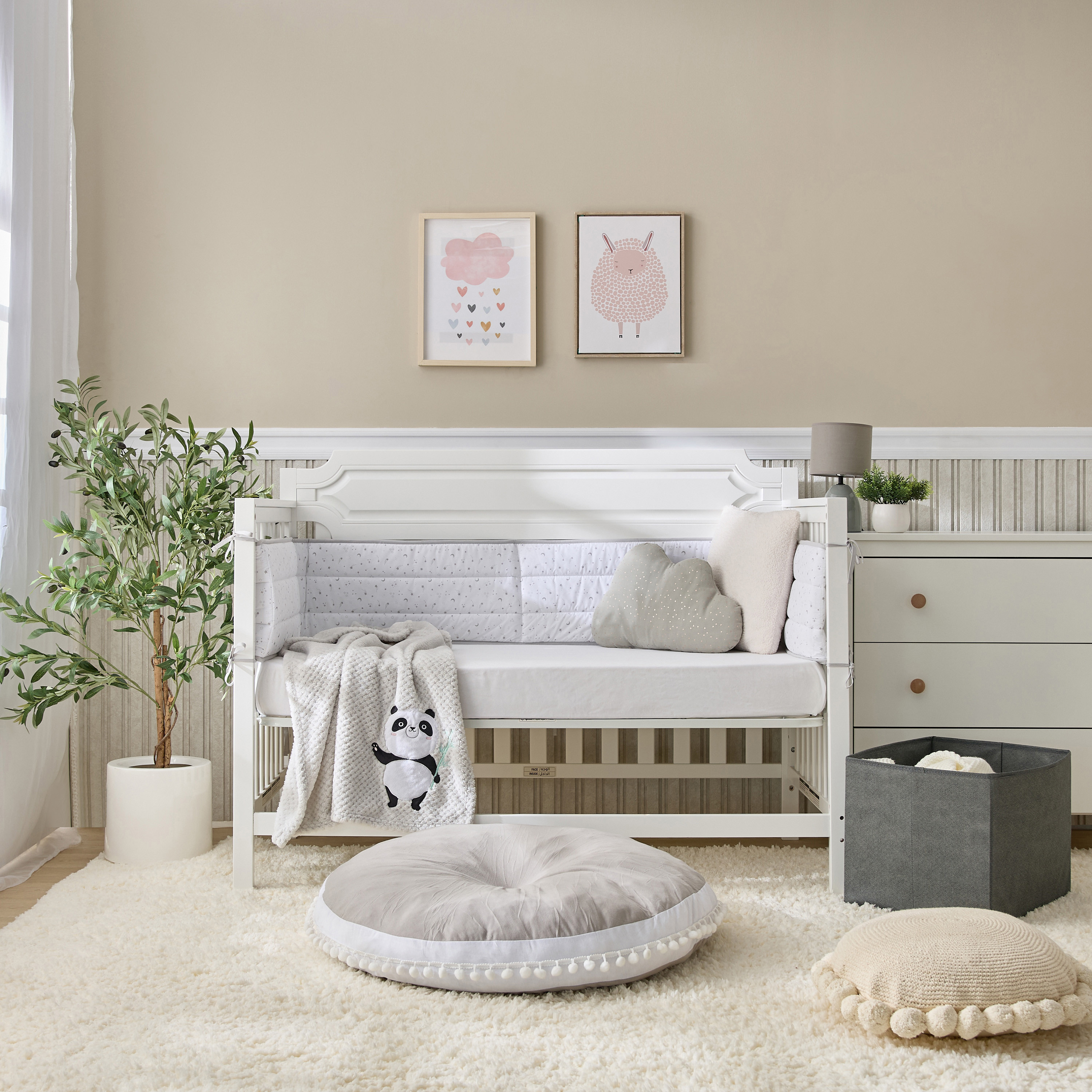 مصد سرير بطول كامل من جونيورز - 30×390 سم-baby-nursery-babybedding-image-1