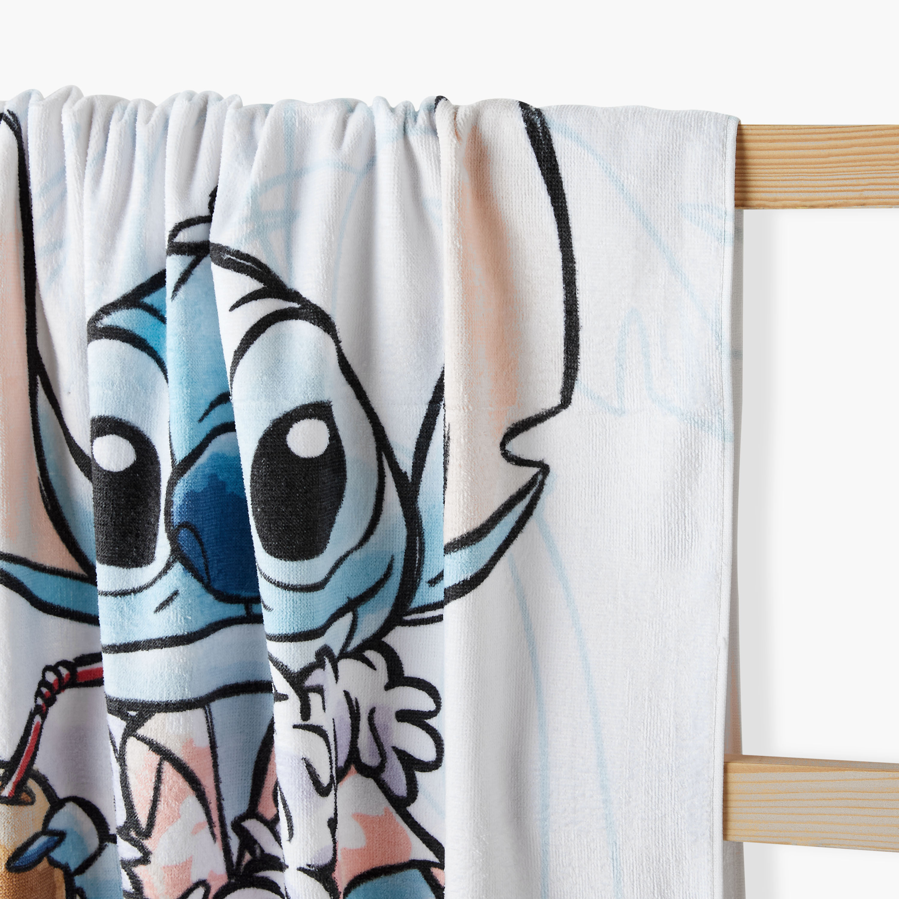 منشفة بحر بطبعات ستتش من ديزني-baby-bathandcare-towels-image-3