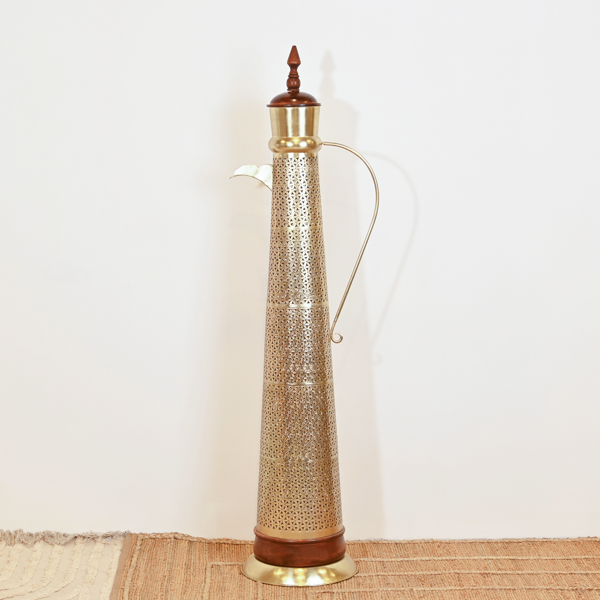 حامل شموع بتفاصيل مفرّغة من النحاس - 153 سم-household-decor-candleholdersandlanterns-image-1