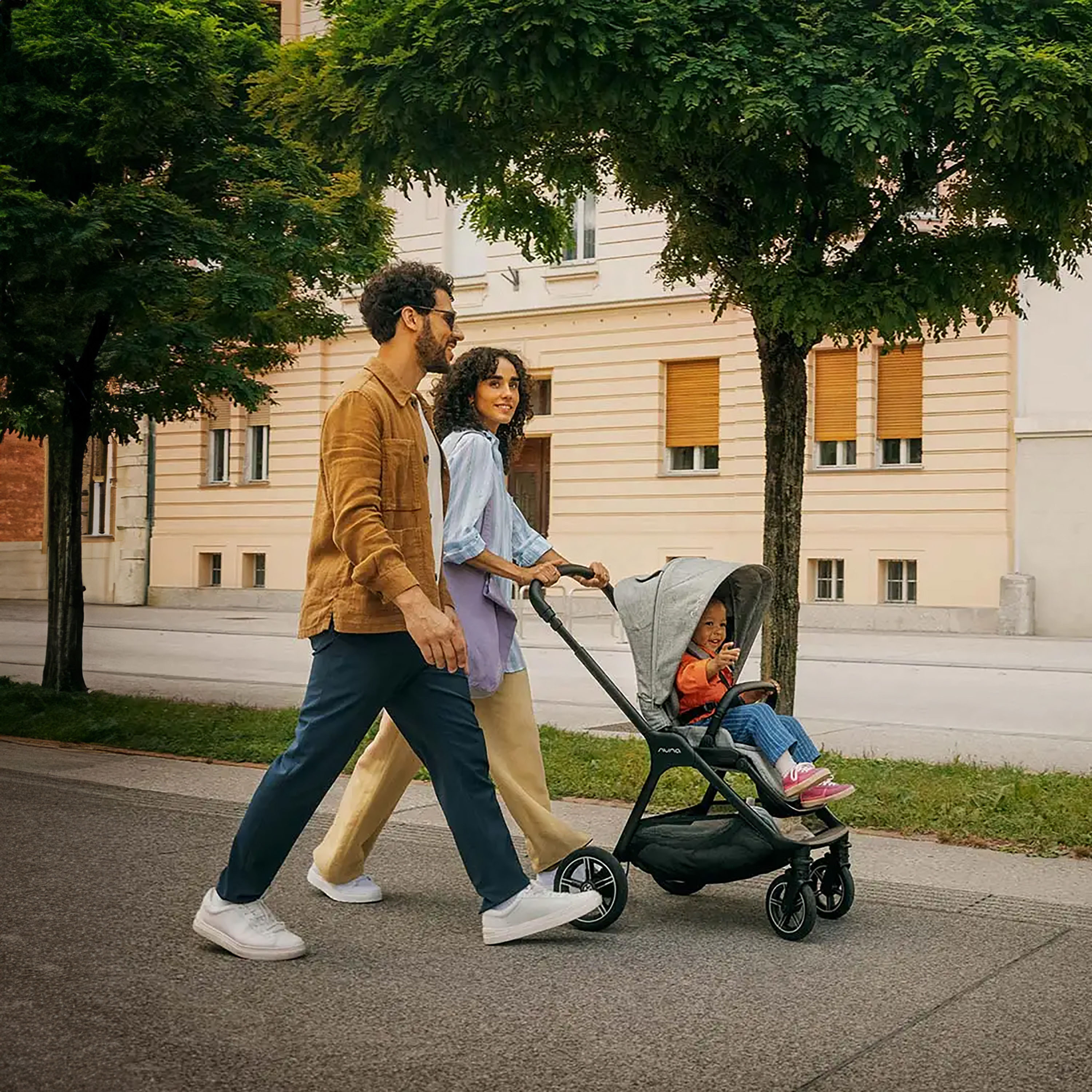 Nuna Triv Next BMW Stroller with Push Button Folding, Aluminium Frame and All-Wheel Suspension-baby-gear-strollersandprams-strollers-image-2