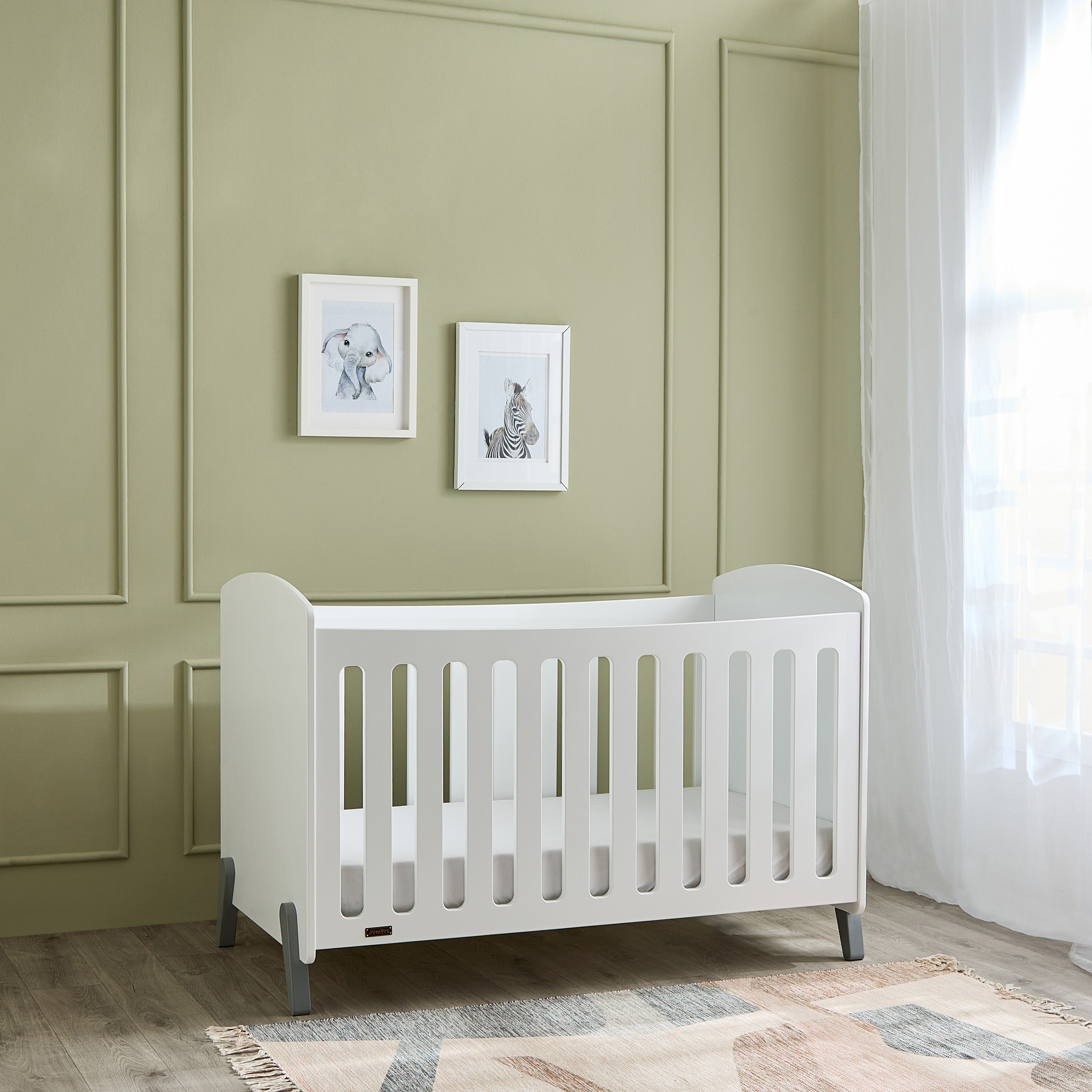 سرير أطفال قابل للتحويل 2 في 1 ماتي من جيجلز-baby-nursery-furniture-cribsandbeds-babycribs-image-9