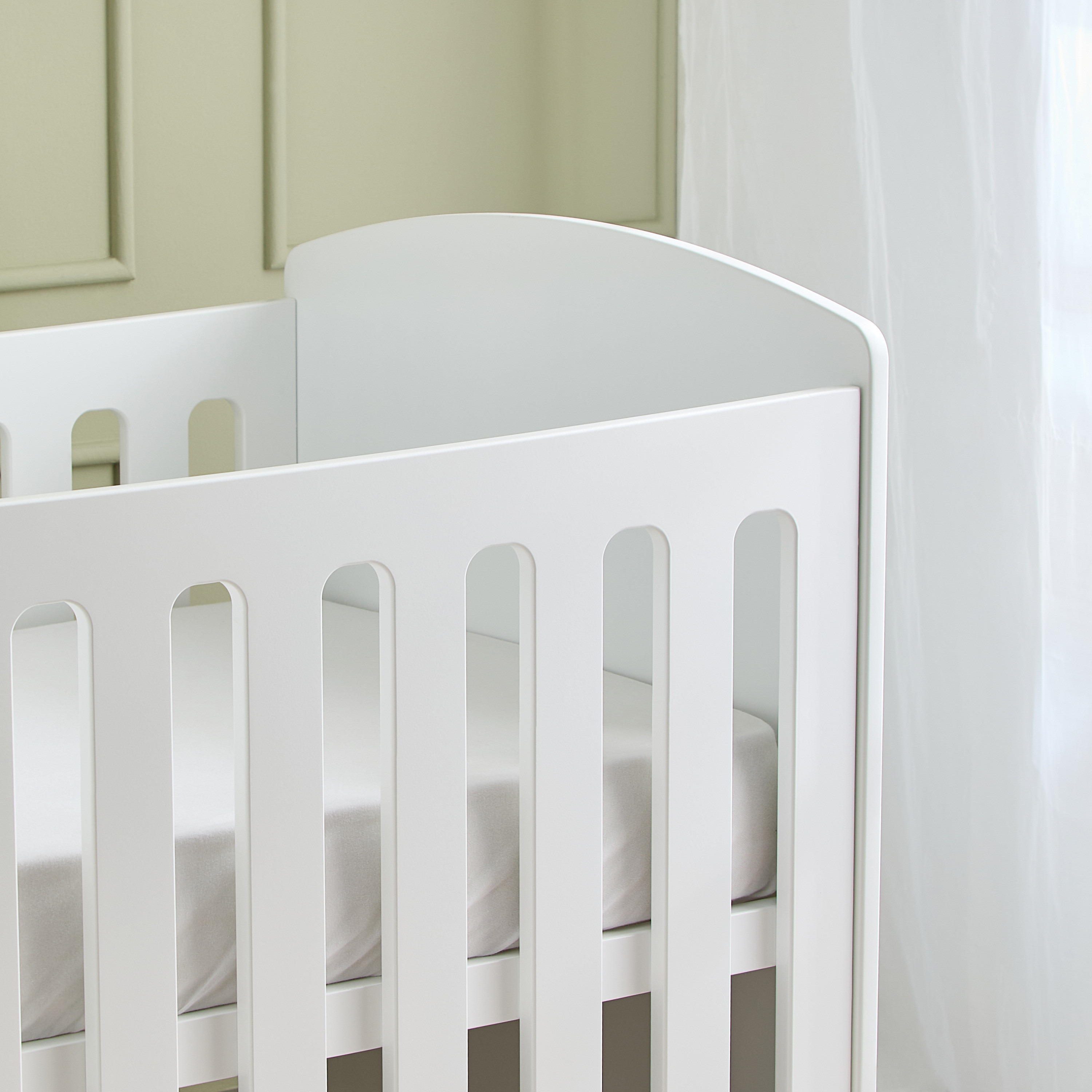 سرير أطفال قابل للتحويل 2 في 1 ماتي من جيجلز-baby-nursery-furniture-cribsandbeds-babycribs-image-6