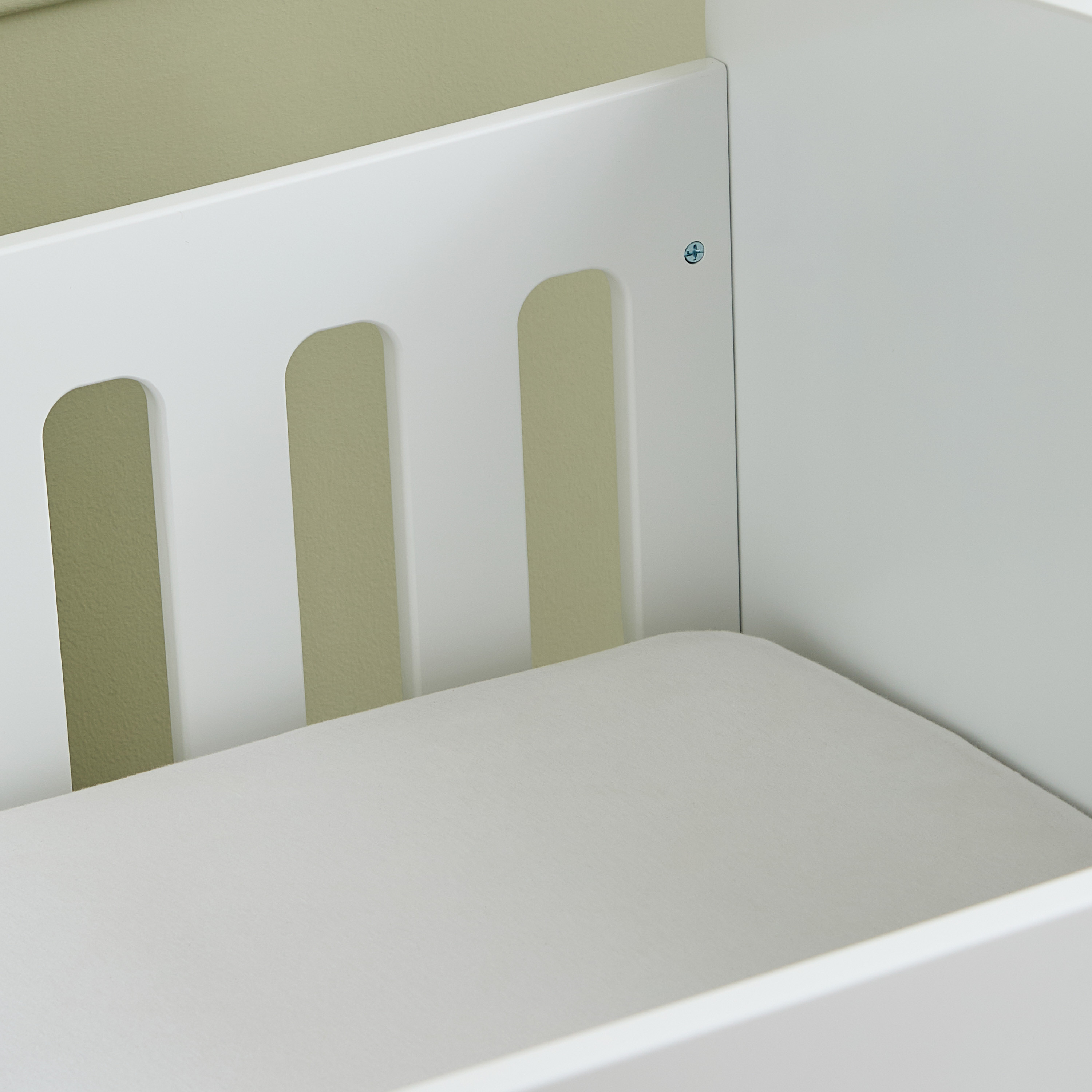 سرير أطفال قابل للتحويل 2 في 1 ماتي من جيجلز-baby-nursery-furniture-cribsandbeds-babycribs-image-3