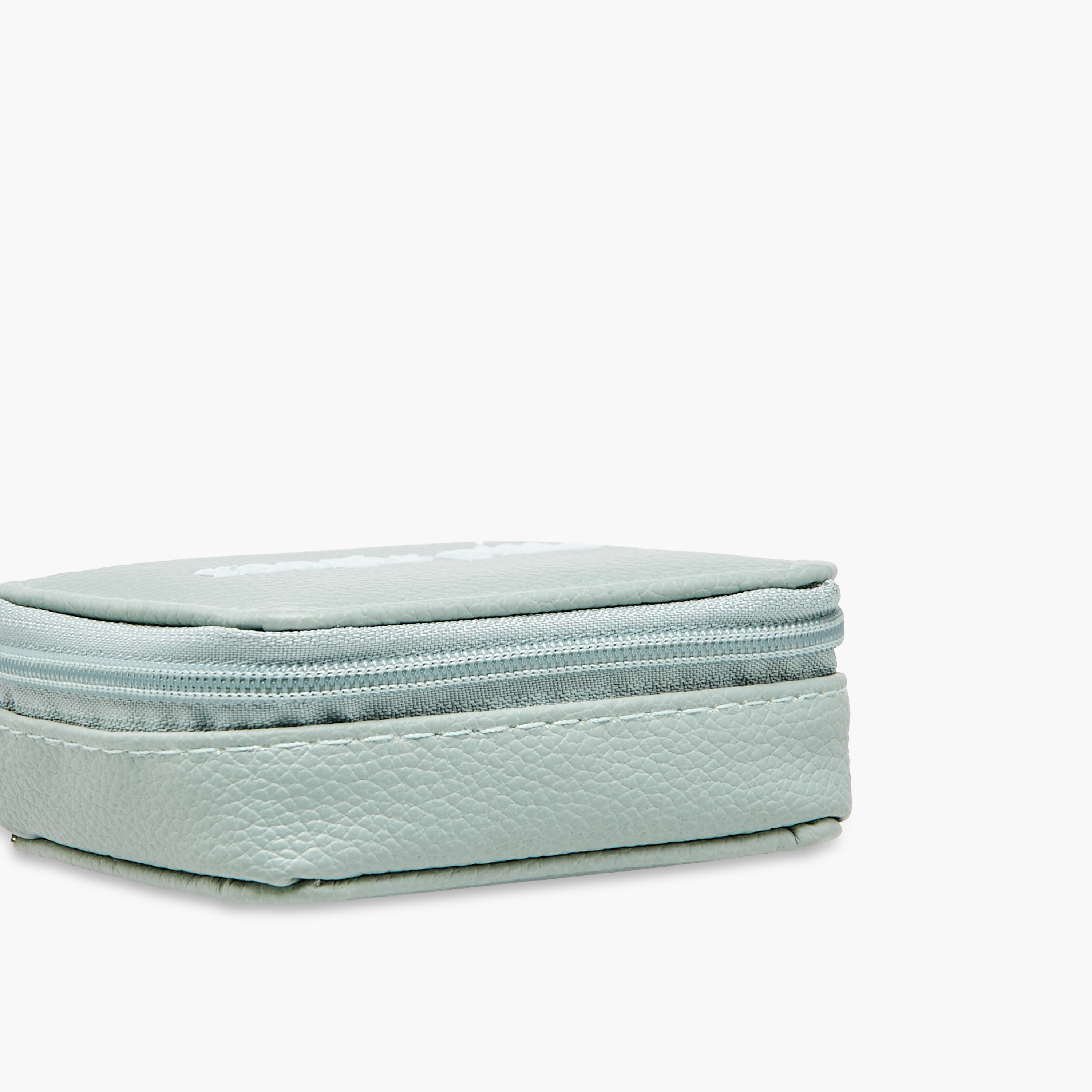 علبة أدوية بزينة تايبوجرافيك من فايندز-travel-accessories-image-4