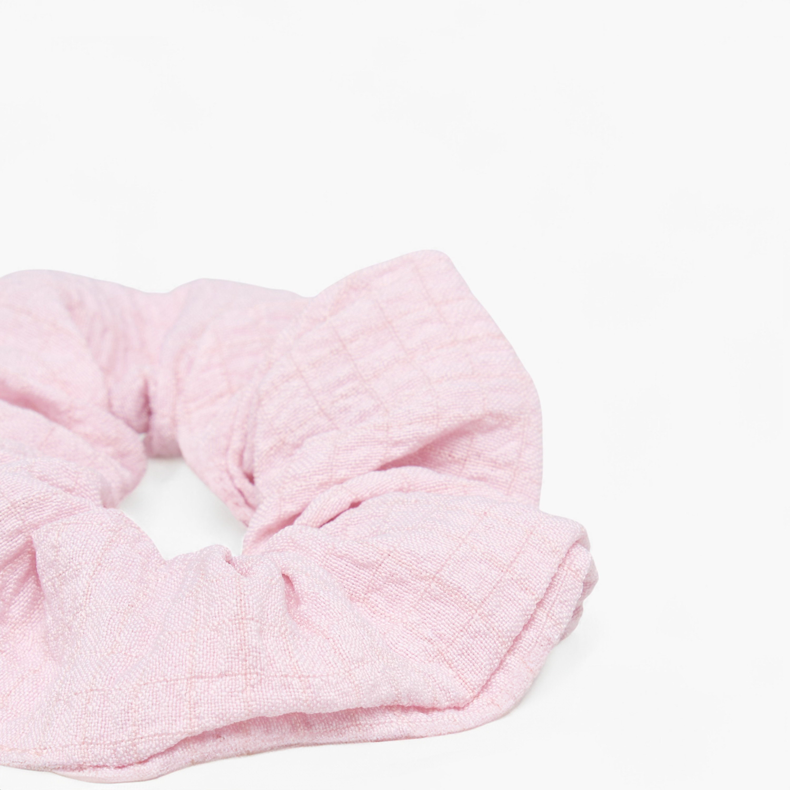 ربطات شعر سكرانشي بارزة الملمس - طقم من قطعتين-women-hairaccessories-scrunchies-image-4