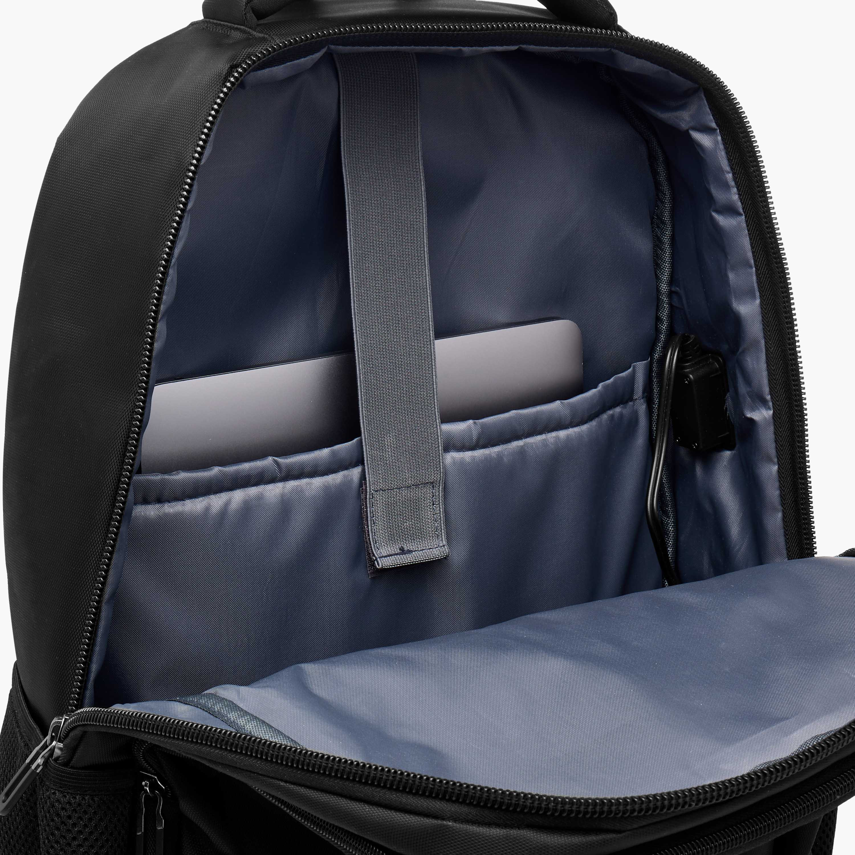 Tech Solid 18-Inch Backpack with Adjustable Shoulder Straps and Zip Closure - 46x32x16 cms-school-bagsandbackpacks-backpacks-image-10