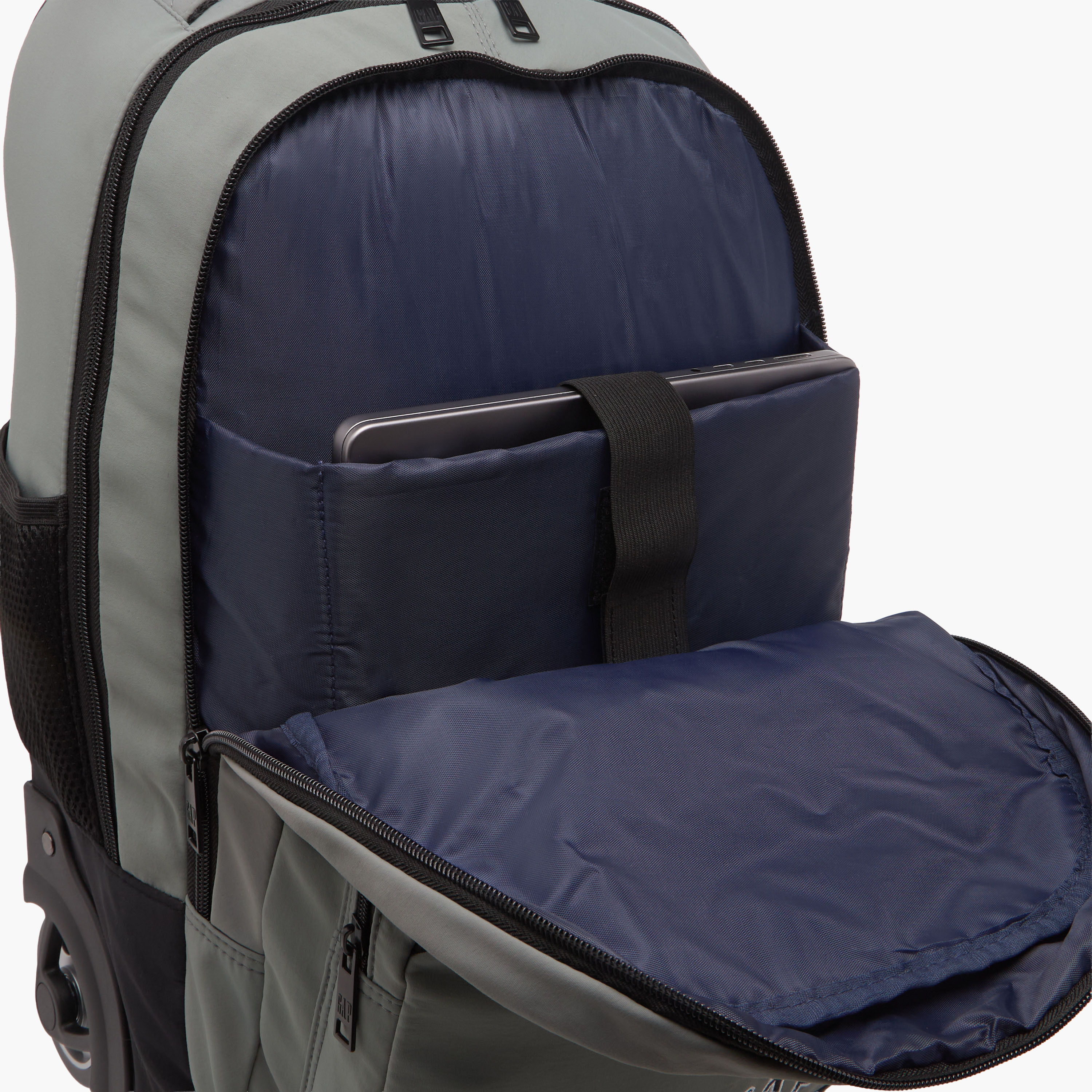 GAP Solid Trolley Bag for Kids 8-13 Years with Front Pocket – 18 inches-school-bagsandbackpacks-trolleybags-image-13