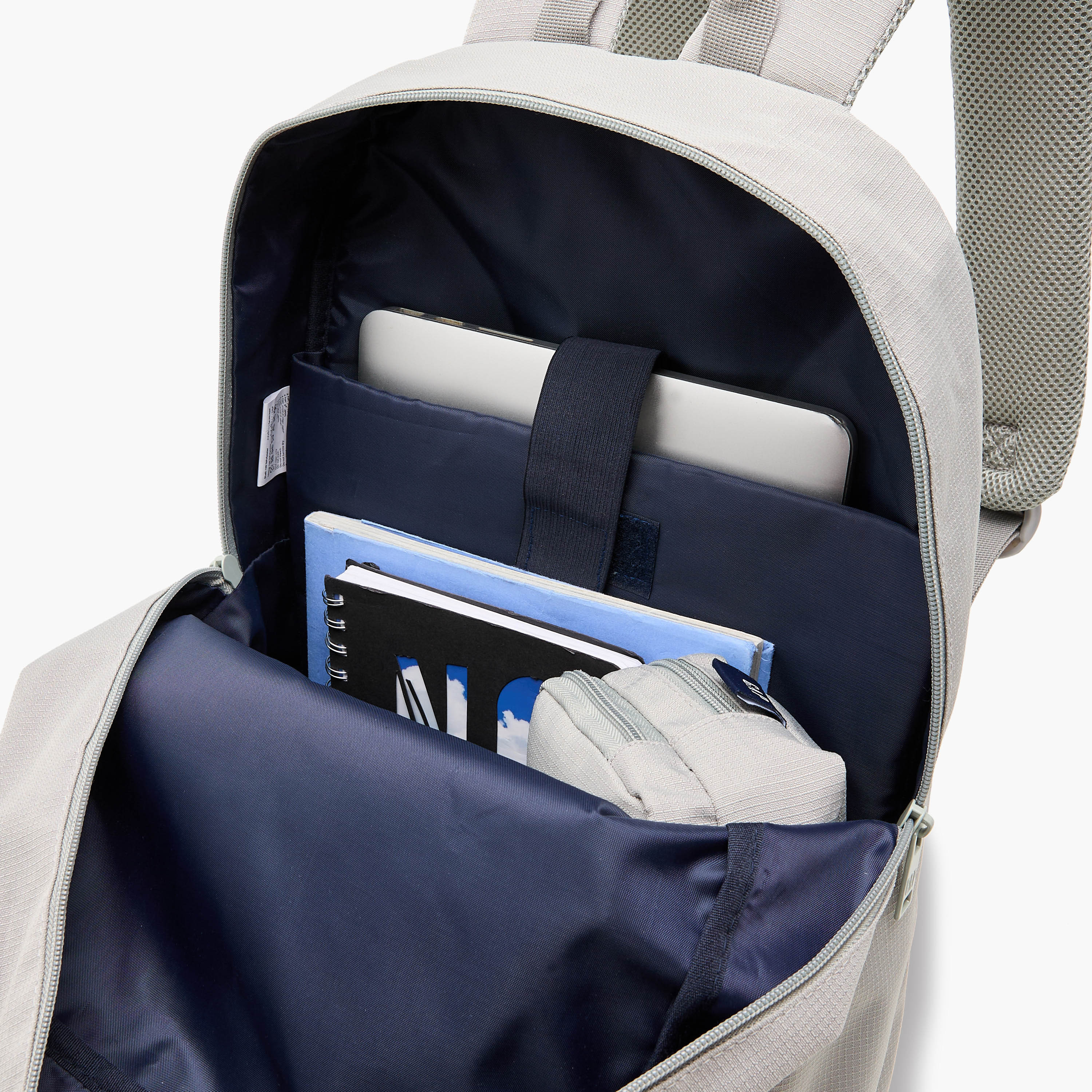 GAP 18-inch Solid Backpack with Adjustable Straps and Zip Closure - 44x31x14 cms-school-bagsandbackpacks-backpacks-image-12