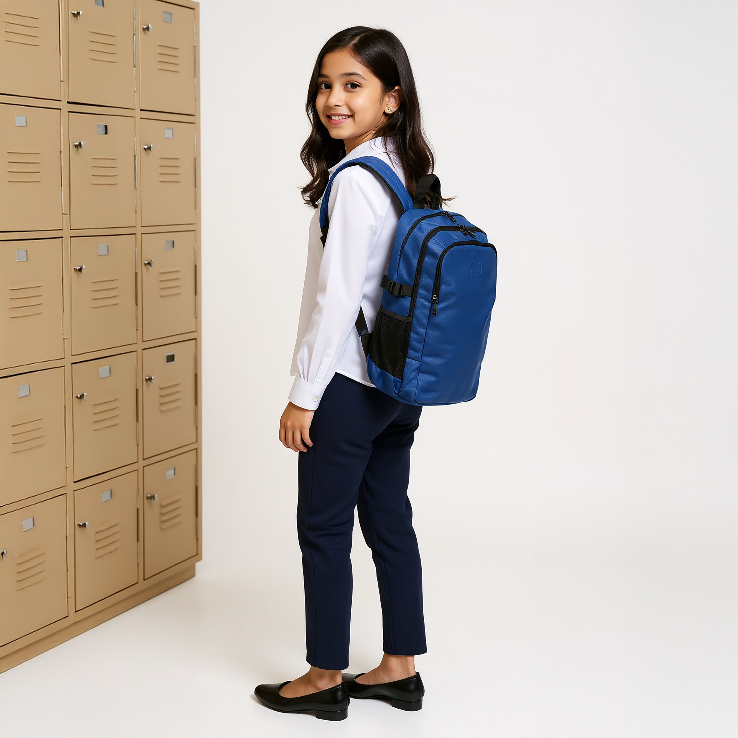 GAP 18-inch Solid Backpack with Adjustable Straps and Zip Closure - 45x30x19 cms-promo_LS20_OMN-image-3