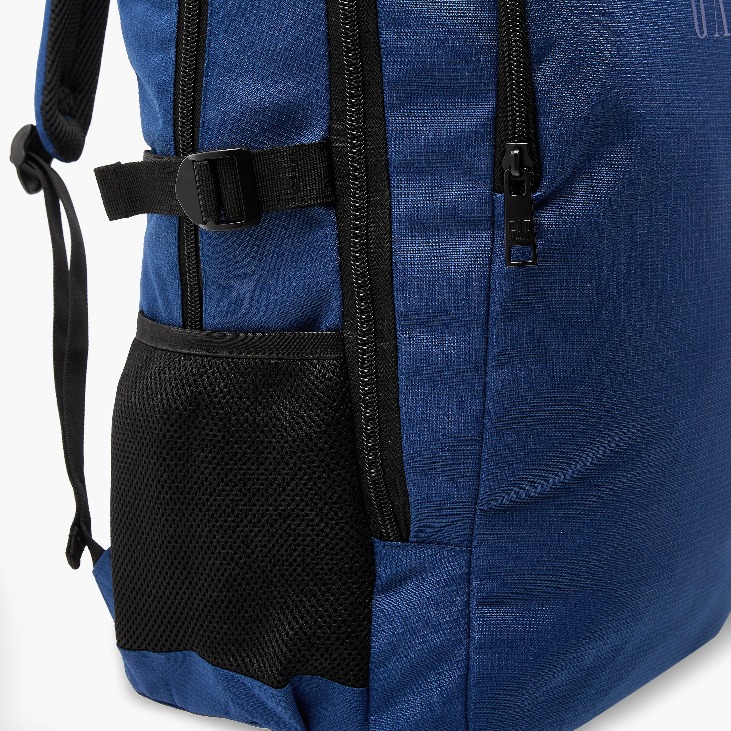 GAP 18-inch Solid Backpack with Adjustable Straps and Zip Closure - 45x30x19 cms-promo_LS20_OMN-image-10