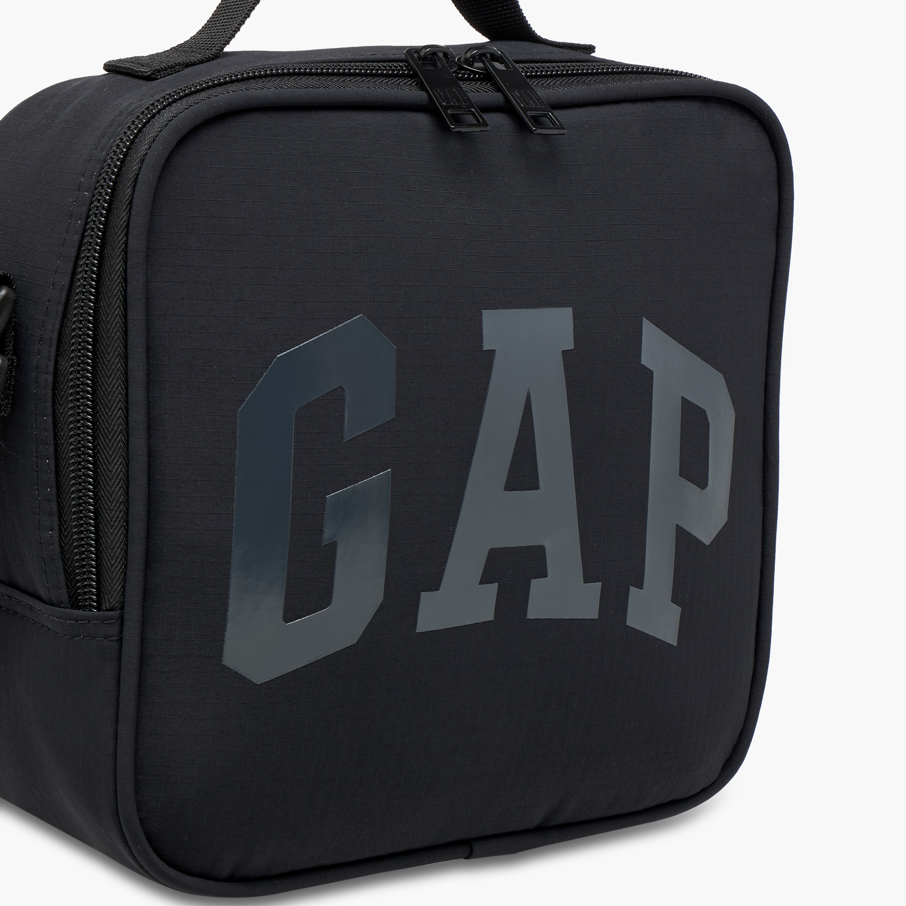 GAP Logo Print Lunch Bag with Adjustable Strap and Zip Closure-school-lunchessentials-lunchbags-image-6