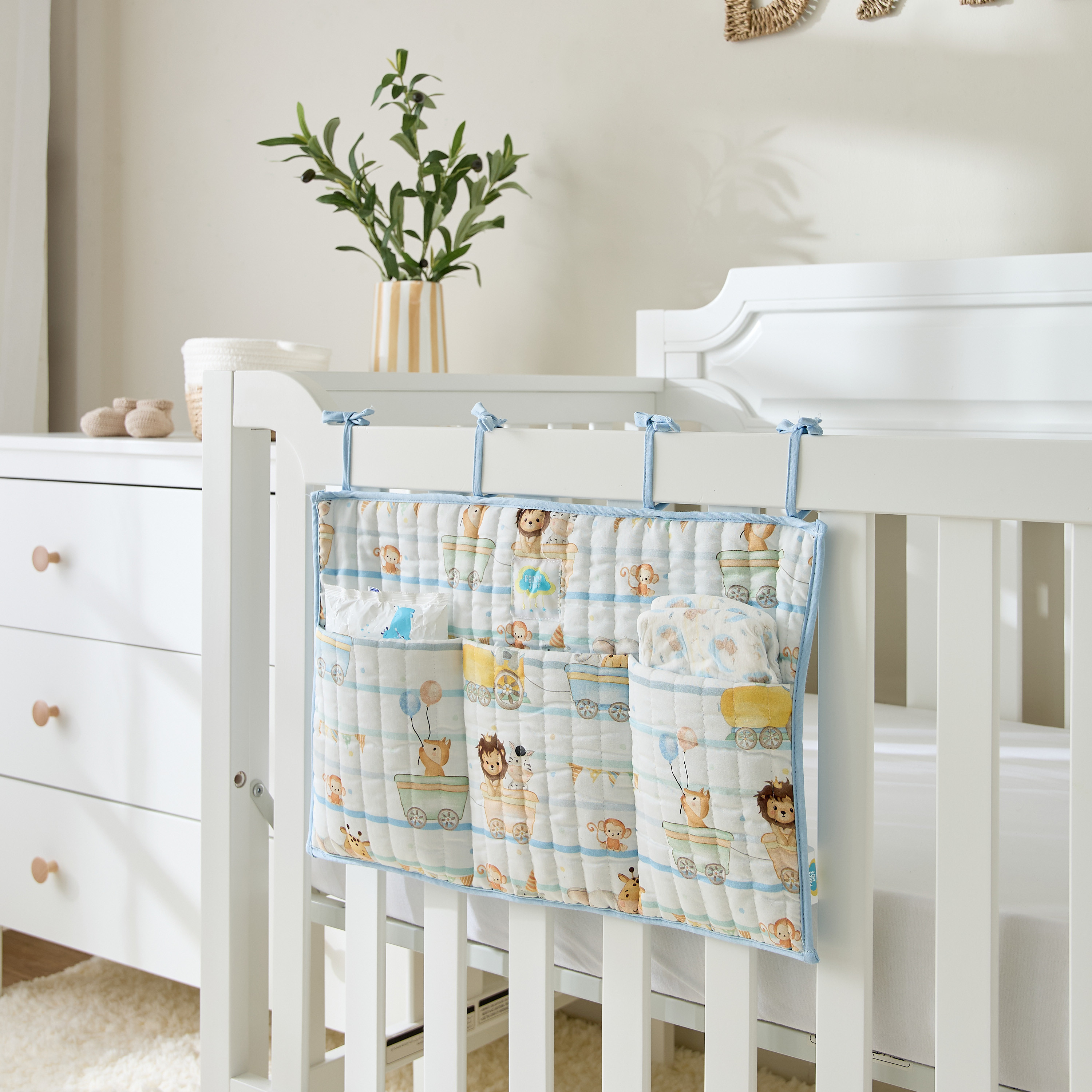 Fancy Fluff Animal Print Crib Organiser-baby-nursery-furniture-cribsandbeds-cribaccessories-image-4