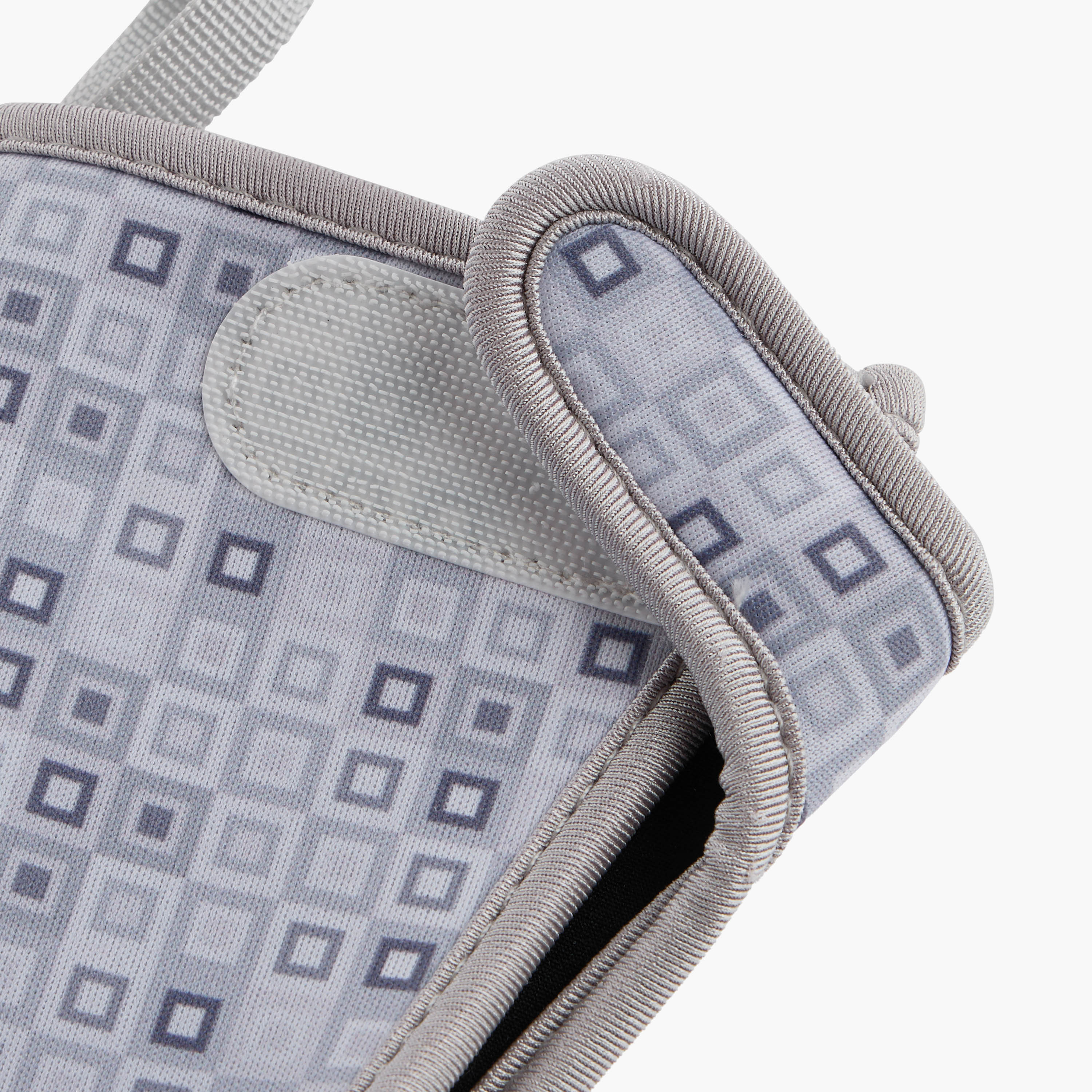 طقم غطاء قارورة متوسط الحجم كاروهات من جونيورز - 3 قطع-baby-feeding-feedingbottles-bottlecovers-image-1