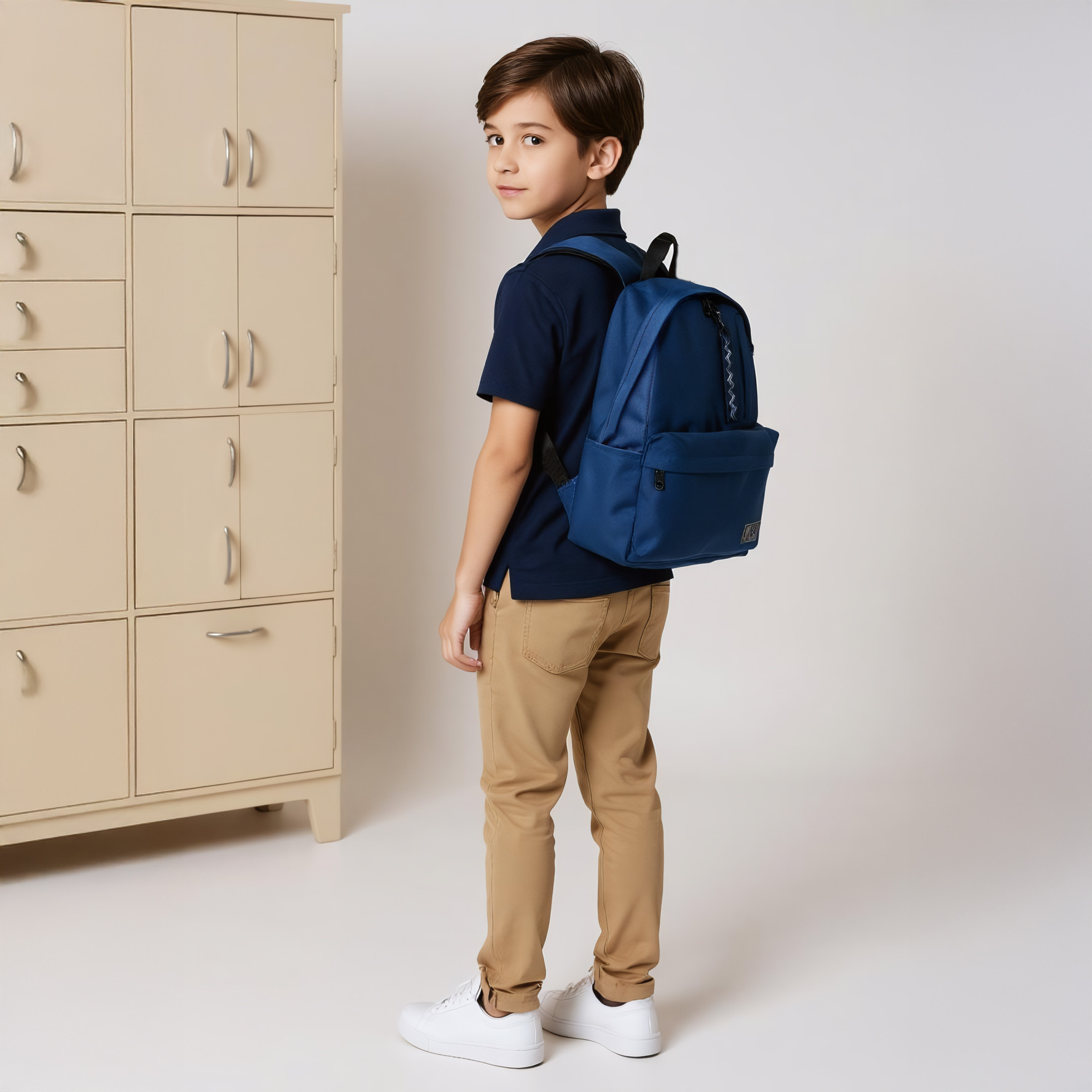 شنطة ظهر سادة بحمّالات قابلة للتعديل وسحاب إغلاق من ماست - 32x17x42 سم-school-bagsandbackpacks-backpacks-image-2