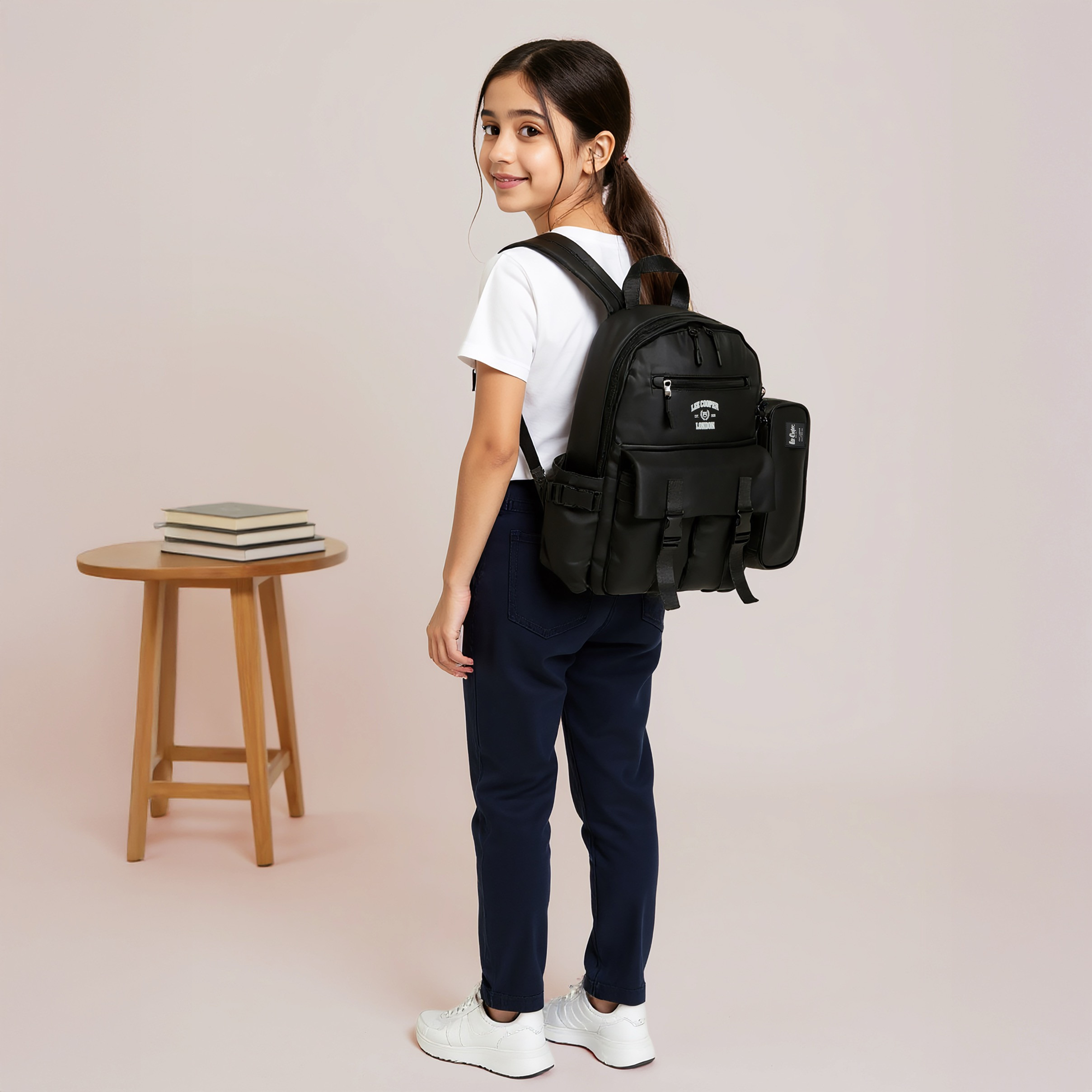 طقم شنطة ظهر مدرسية ومقلمة بطبعات شعار من لي كوبر-school-bagsandbackpacks-backpacks-image-3