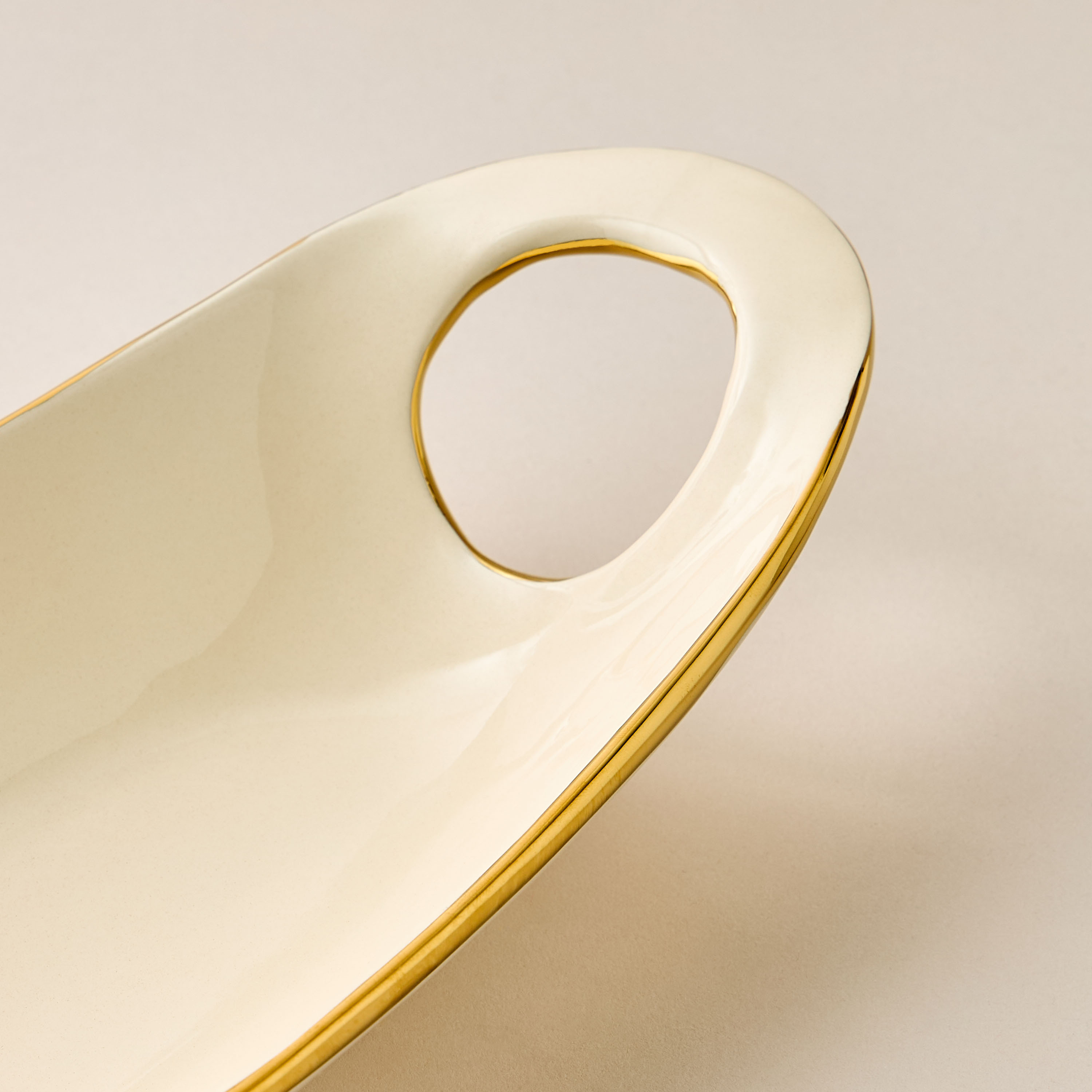 صحن تقديم بورسلان بمقبض من إيفوك  - 40×15 سم-household-dining-serveware-servingtrays-image-4