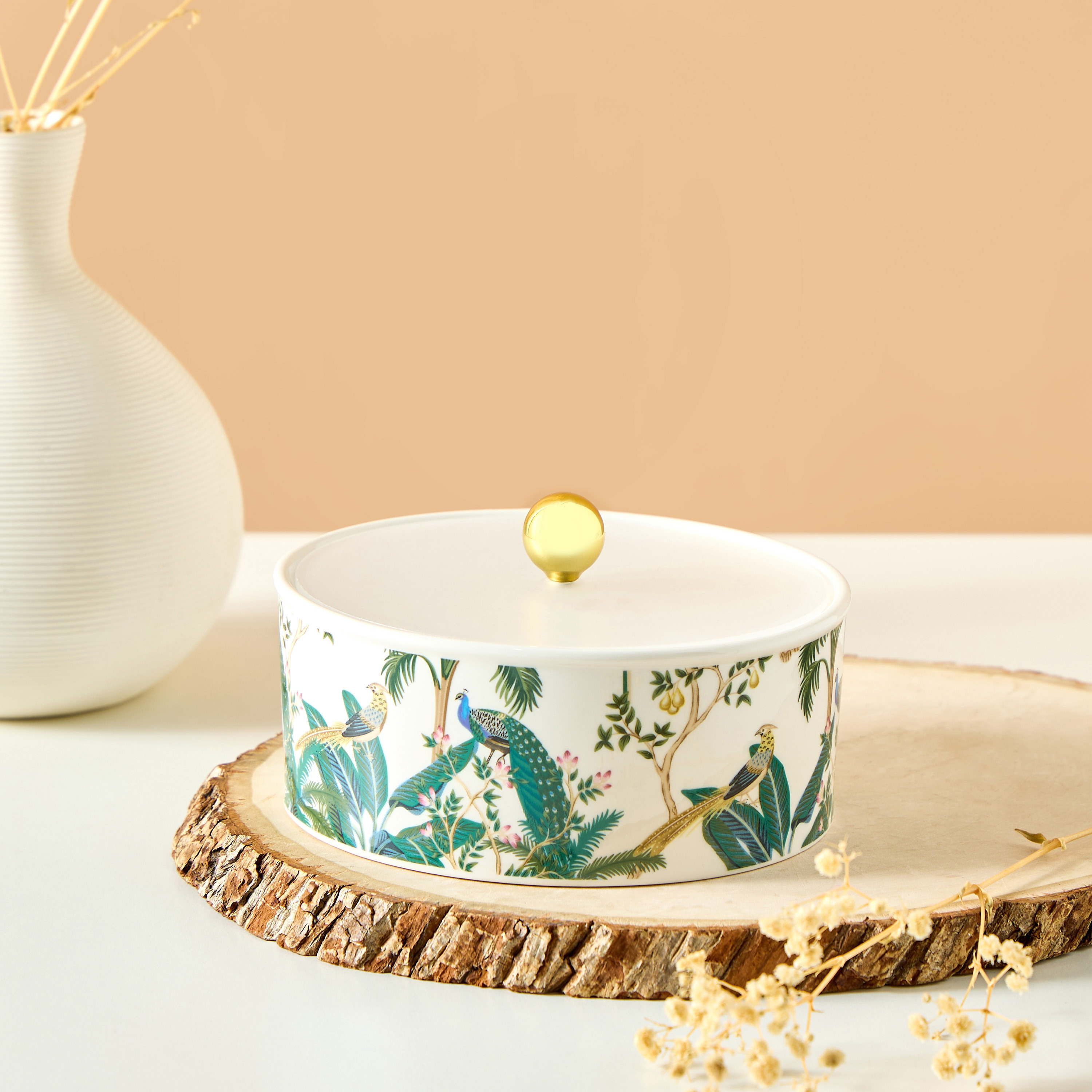 وعاء تمر بغطاء بتصميم الطاووس-household-dining-dinnerware-bowls-image-1