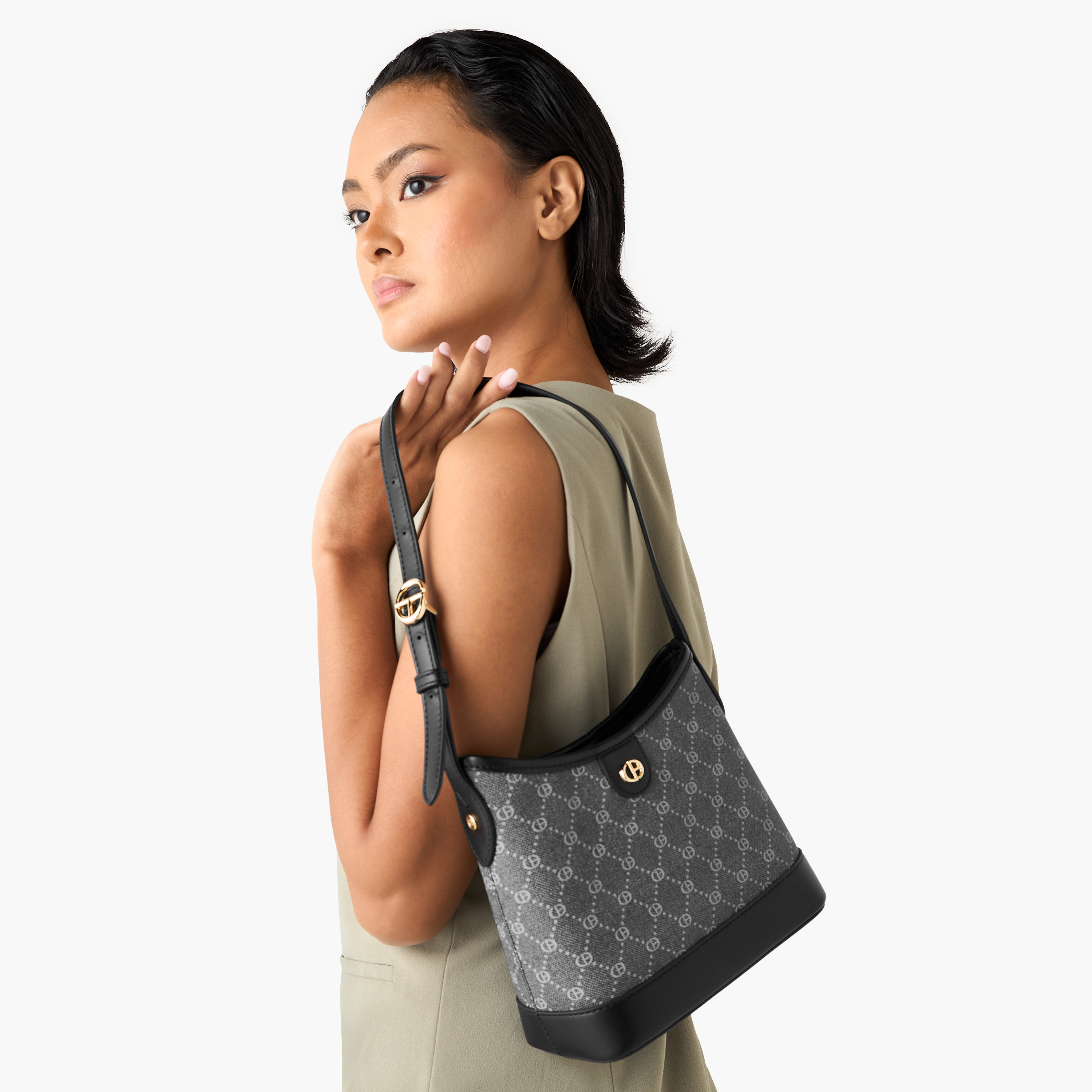 شنطة هوبو بحزام قابل للتعديل وطبعات مونوجرام ومحفظة من كريسبيلا-women-bagsandwallets-handbags-image-2