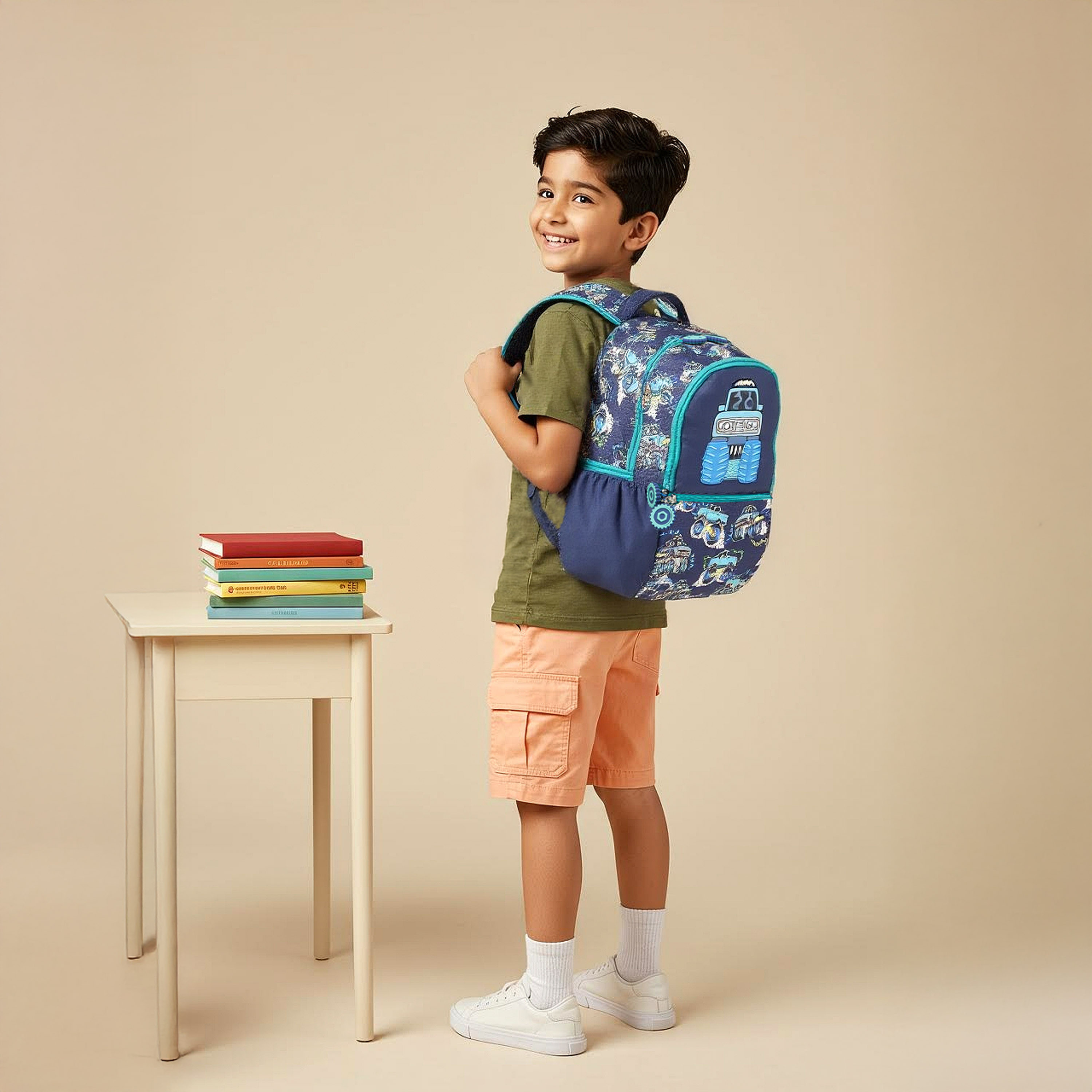 شنطة ظهر بطبعات مركبات الوحوش وسحّاب إغلاق من جونيورز - 16 بوصة-school-bagsandbackpacks-backpacks-image-3