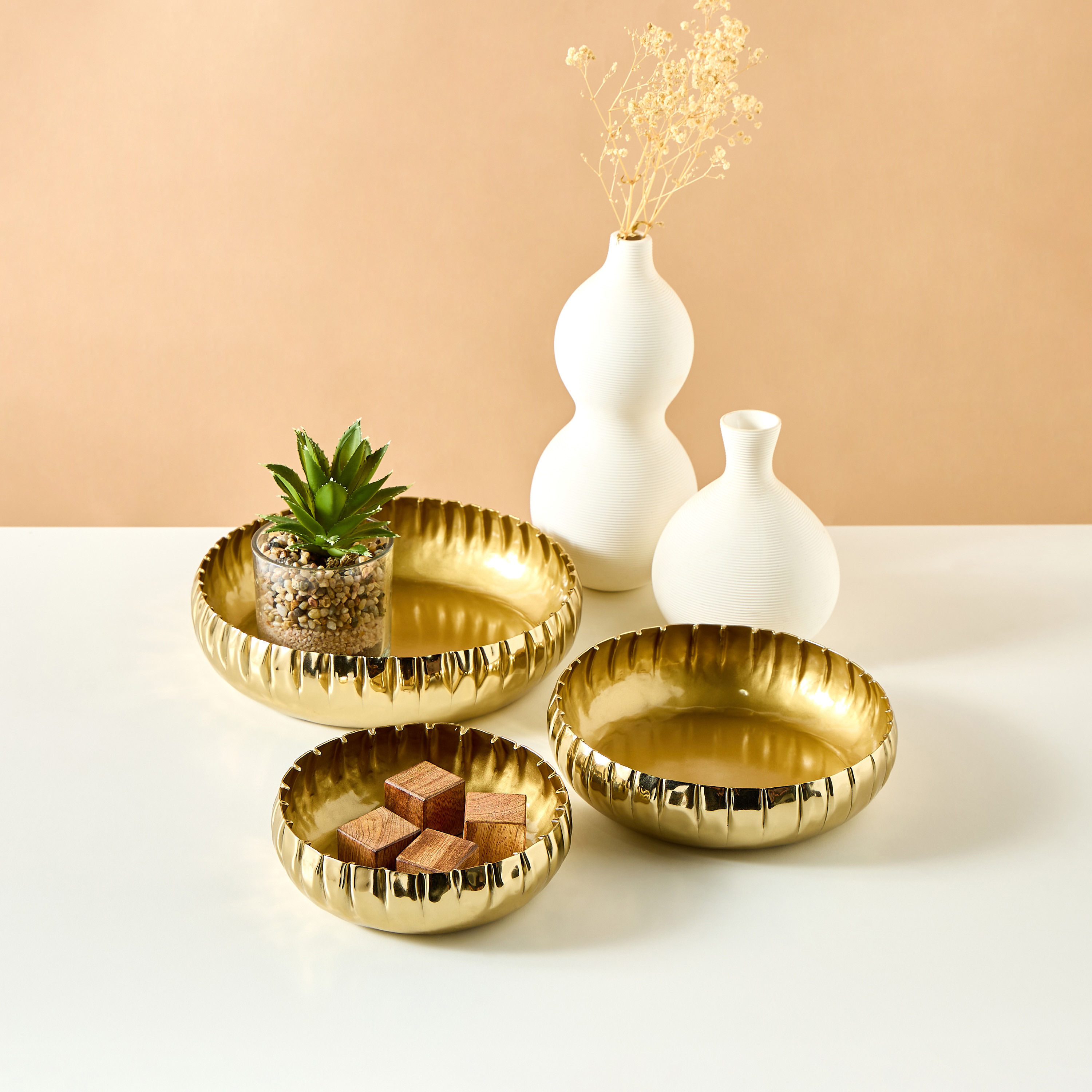 أوعية ميتاليك ديكور - طقم 3 قطع-household-decor-vasesandbowls-image-1