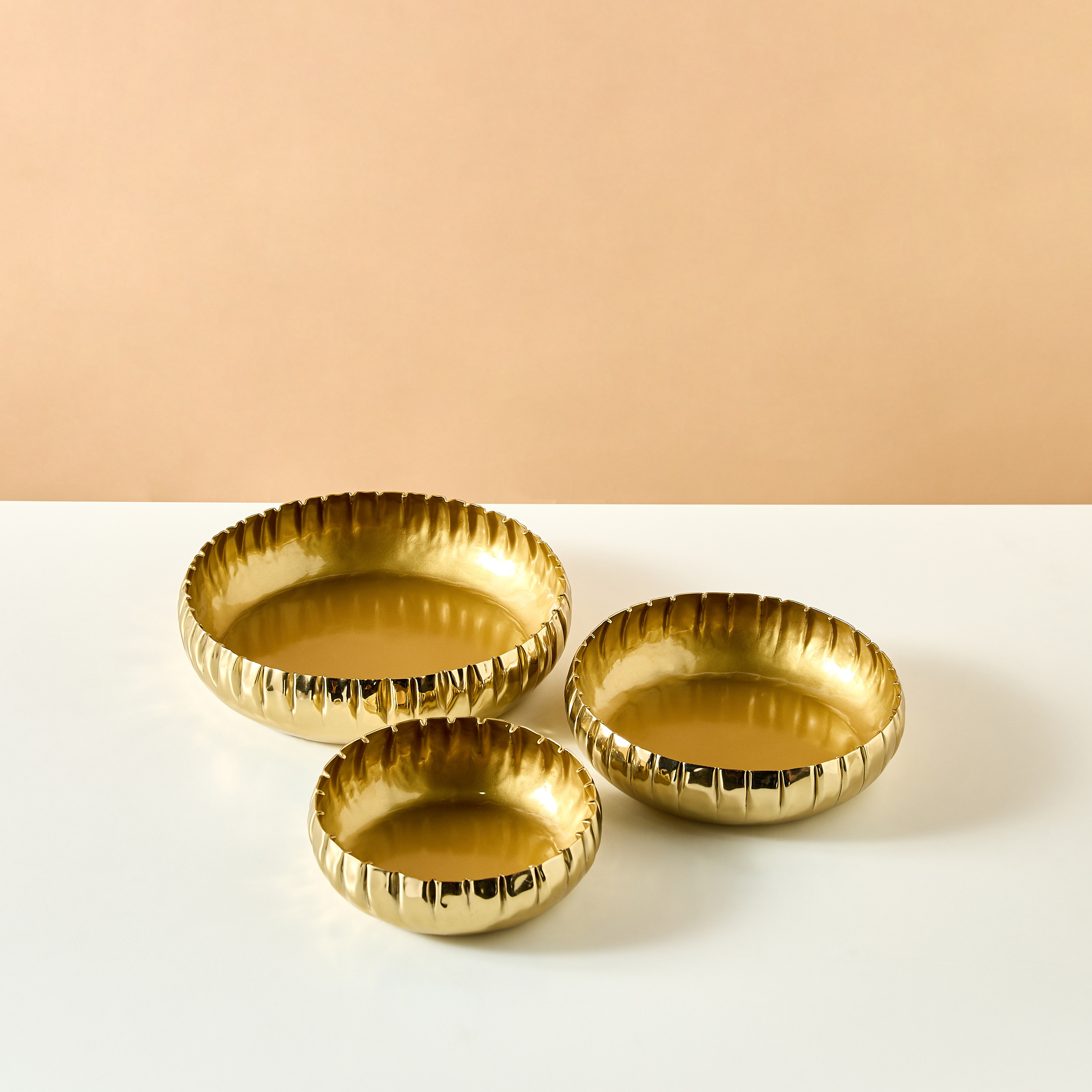 أوعية ميتاليك ديكور - طقم 3 قطع-household-decor-vasesandbowls-image-2