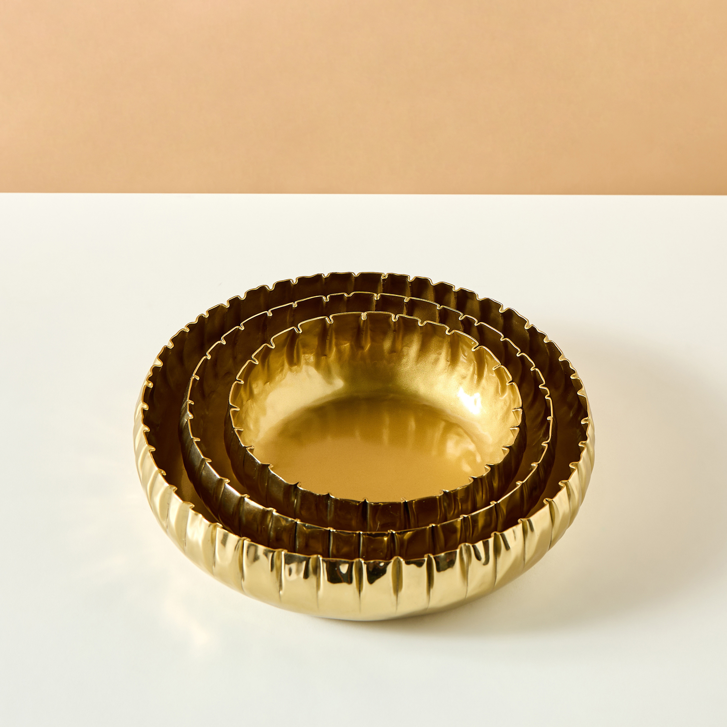 أوعية ميتاليك ديكور - طقم 3 قطع-household-decor-vasesandbowls-image-3