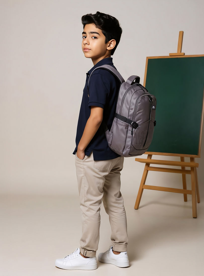 شنطة ظهر مدرسية بأحزمة قابلة للتعديل وسحاب إغلاق وطبعات الشعار من كابا - 17×35×48 سم-boys-accessories-bagsandbackpacks-image-2