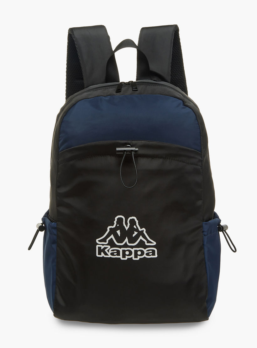 شنطة ظهر بطبعات وحمّالات قابلة للتعديل وسحّاب إغلاق وطبعات شعار من كابا-boys-accessories-bagsandbackpacks-image-1