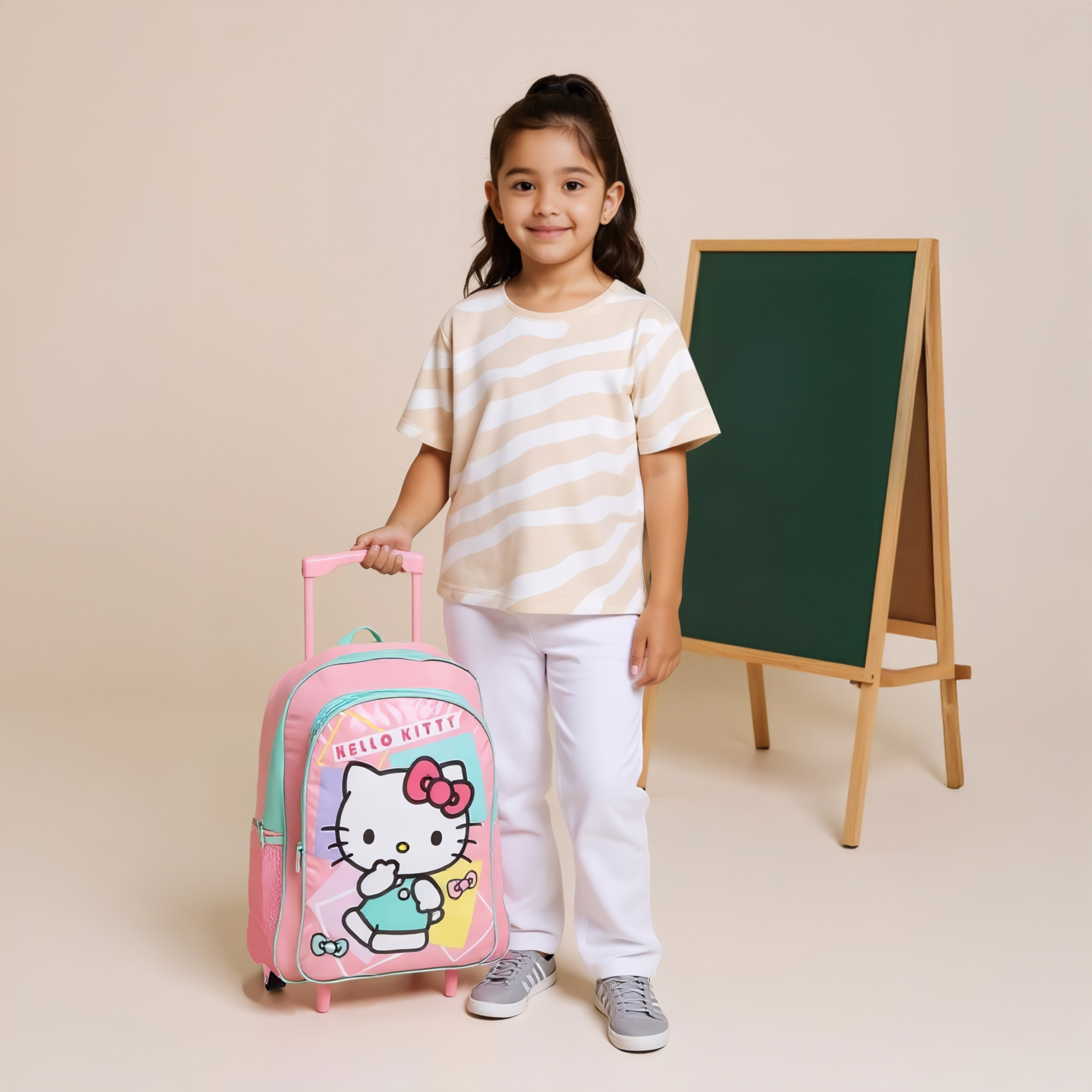طقم شنطة ترولي مدرسية 5 قطع للبنات 5-8 سنوات مع شنطة غداء ومقلمة بتصميم هالو كيتي -school-bagsandbackpacks-trolleybags-image-3