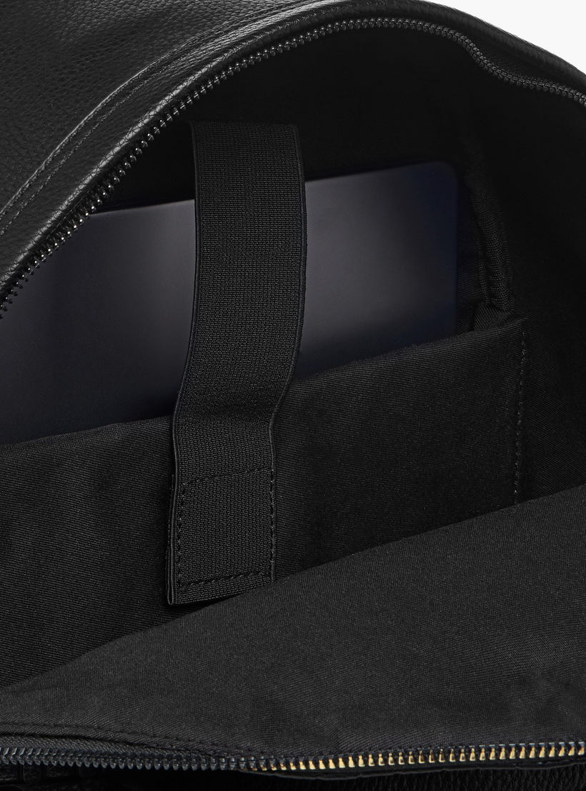 شنطة ظهر بنقوش مونوجرام وجيب لابتوب من ميسي-women-bagsandwallets-backpacks-image-9