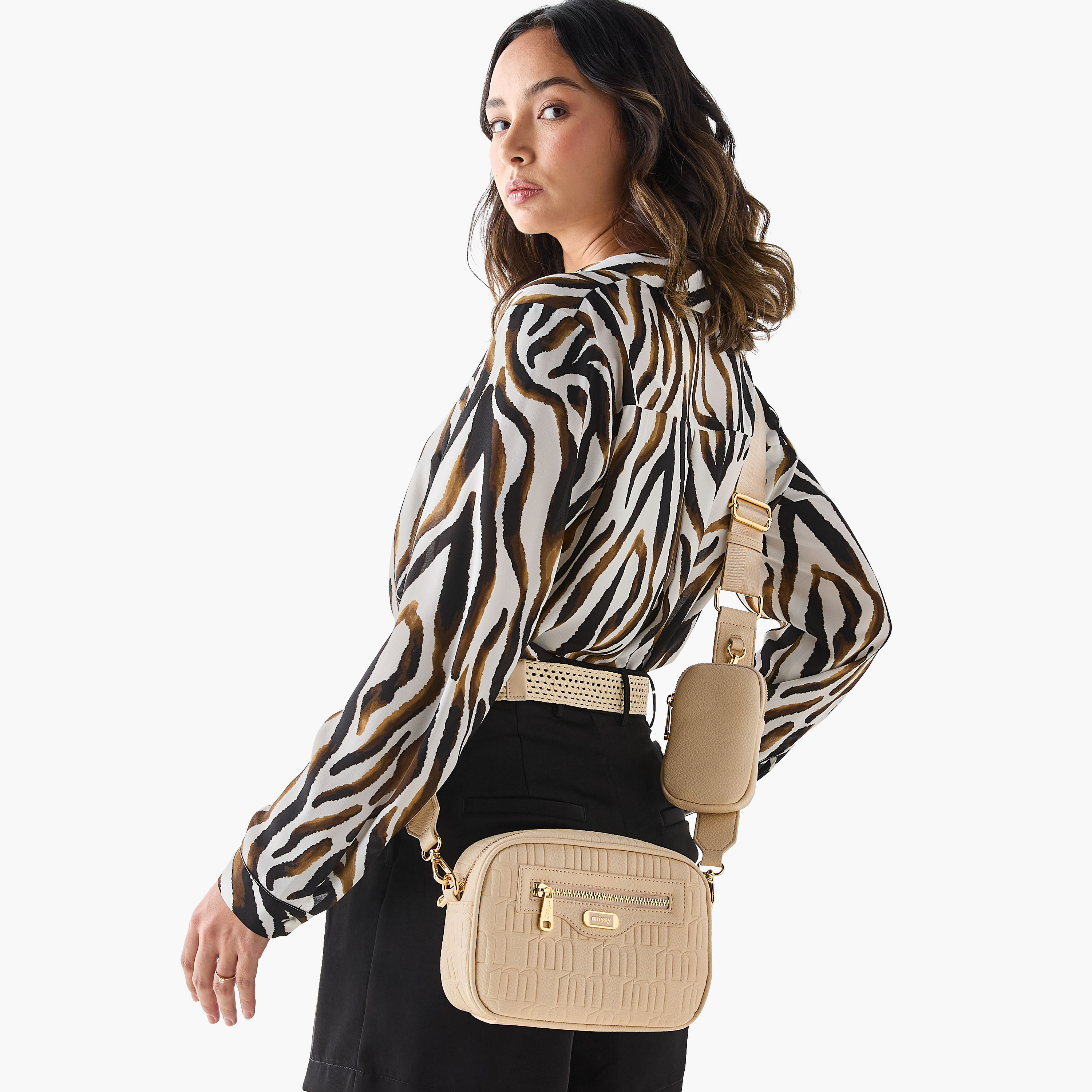 شنطة كروس بودي بنقوش مونوجرام مع محفظة صغيرة وحزام قابل للفصل من ميسي-women-bagsandwallets-handbags-image-2
