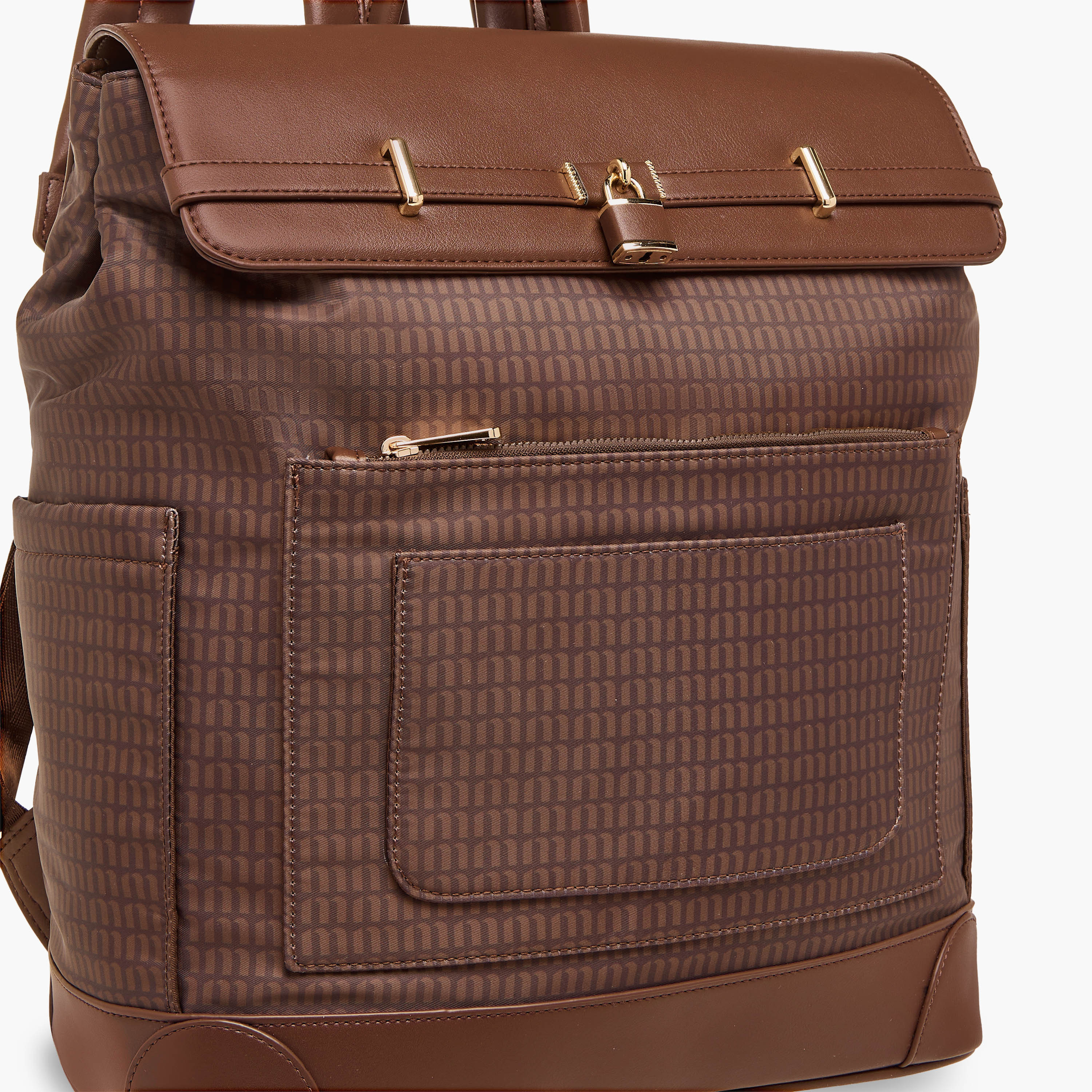 شنطة ظهر بأحزمة كتف قابلة للتعديل وطبعات مونوجرام من ميسي - 33x14x38 سم-school-bagsandbackpacks-backpacks-image-6