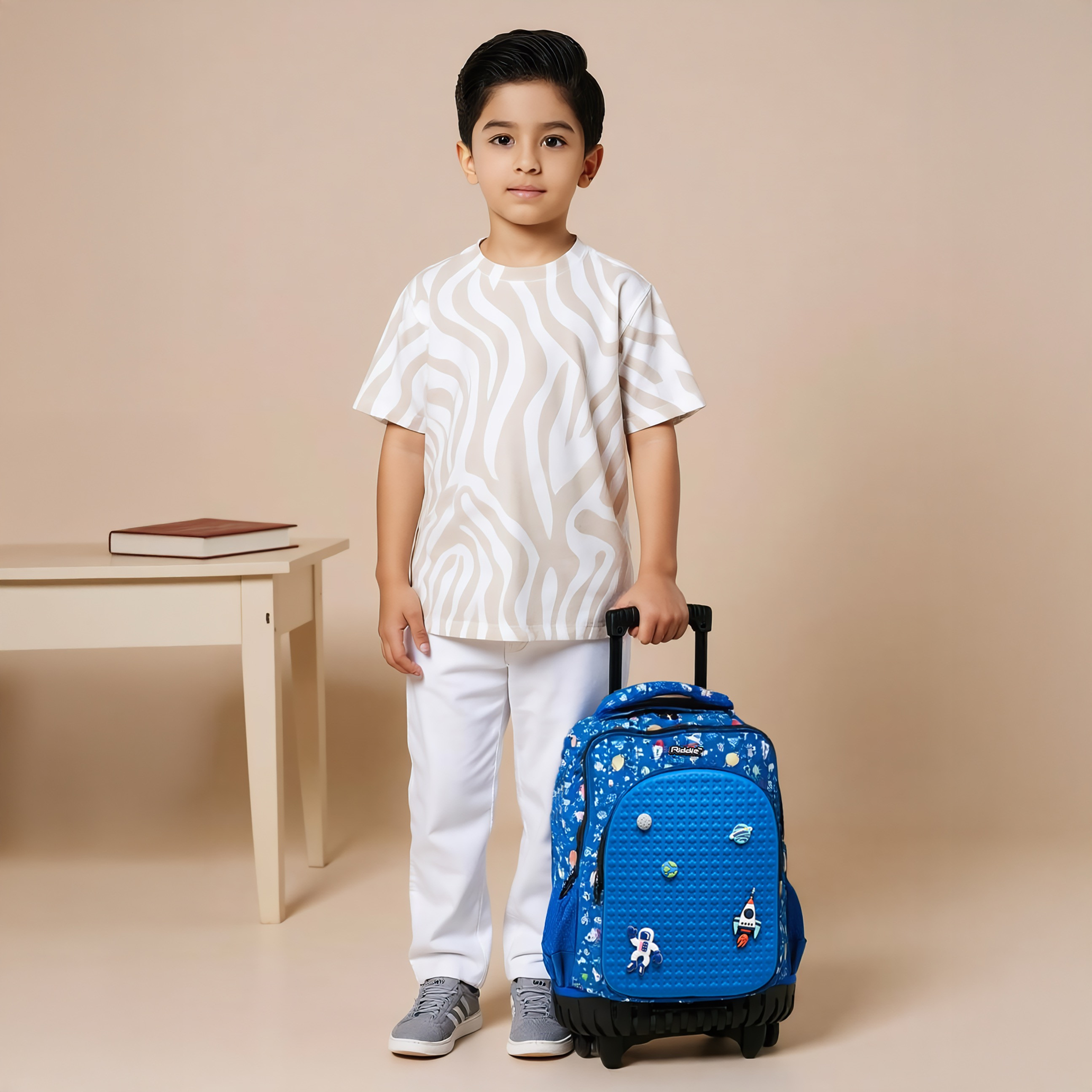 شنطة ظهر ترولي بتزيينات فضائية ومقبض قابل للسحب - 17 بوصة-school-bagsandbackpacks-trolleybags-image-8