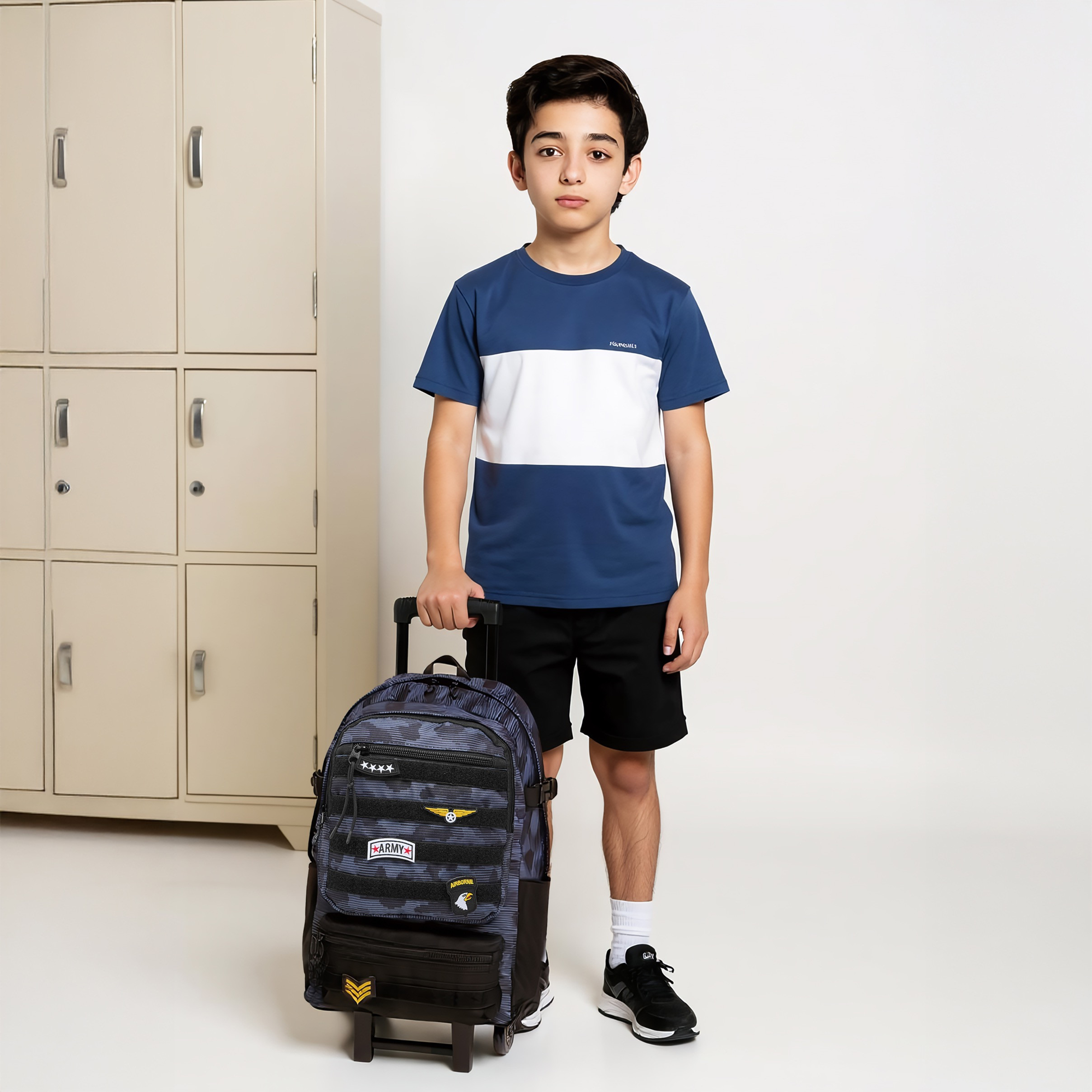 شنطة ترولي للأولاد 8-13 سنة بحزام قابل للتعديل وتصميم مونوجرام من جونيورز-school-bagsandbackpacks-trolleybags-image-9