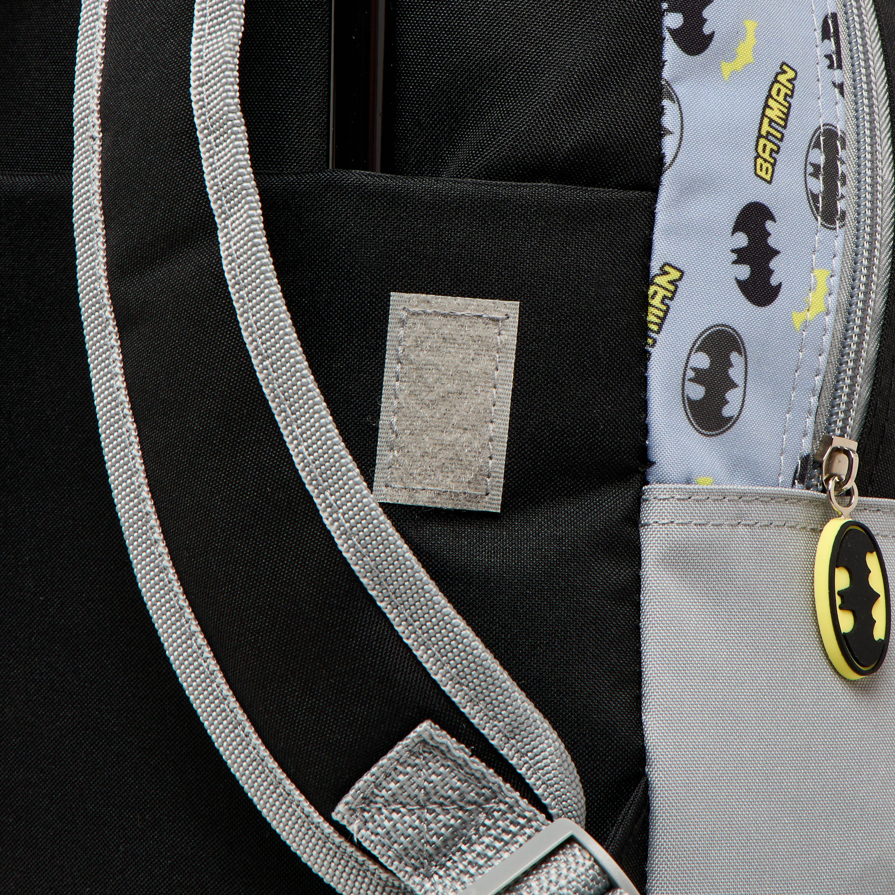 Batman Print Trolley Backpack with Retractable Handle and Zip Closure - 13 inches-school-bagsandbackpacks-trolleybags-image-15