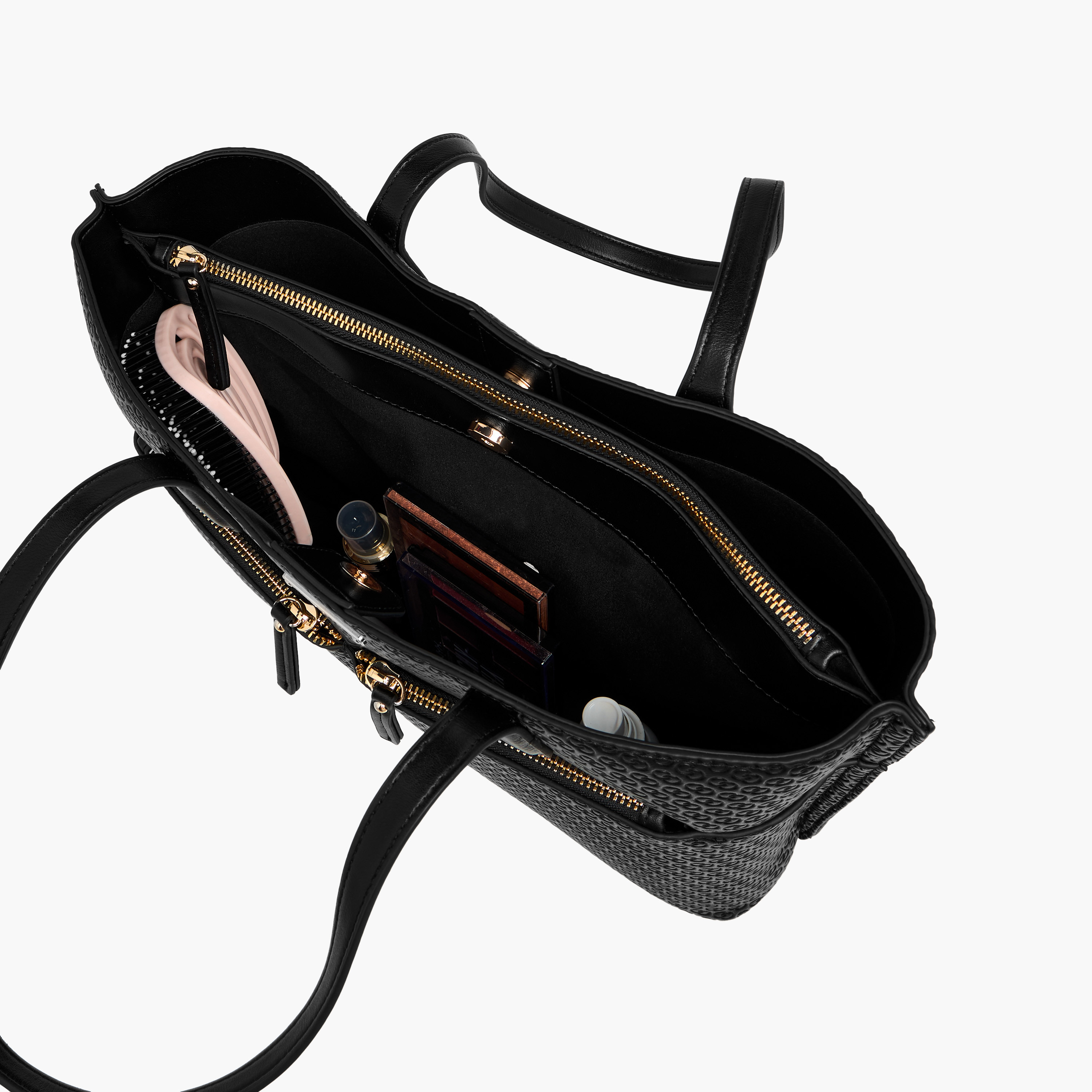 شنطة توتي بسحاب إغلاق ونقوش مونوجرام من سيليست-women-bagsandwallets-handbags-image-8