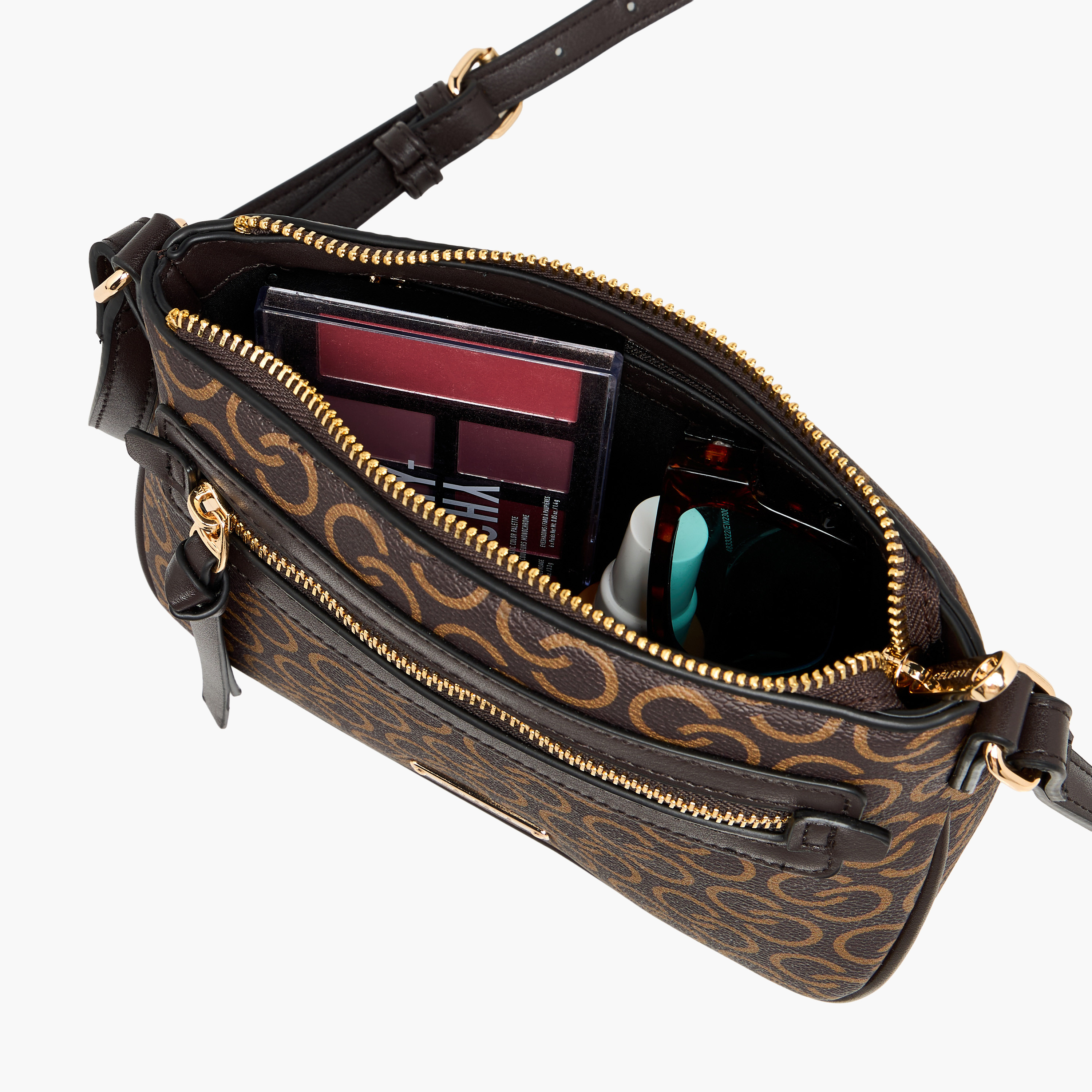 شنطة كروس بودي بطبعات مونوجرام وحزام قابل للتعديل وسحاب إغلاق من سيليست-women-bagsandwallets-handbags-image-8