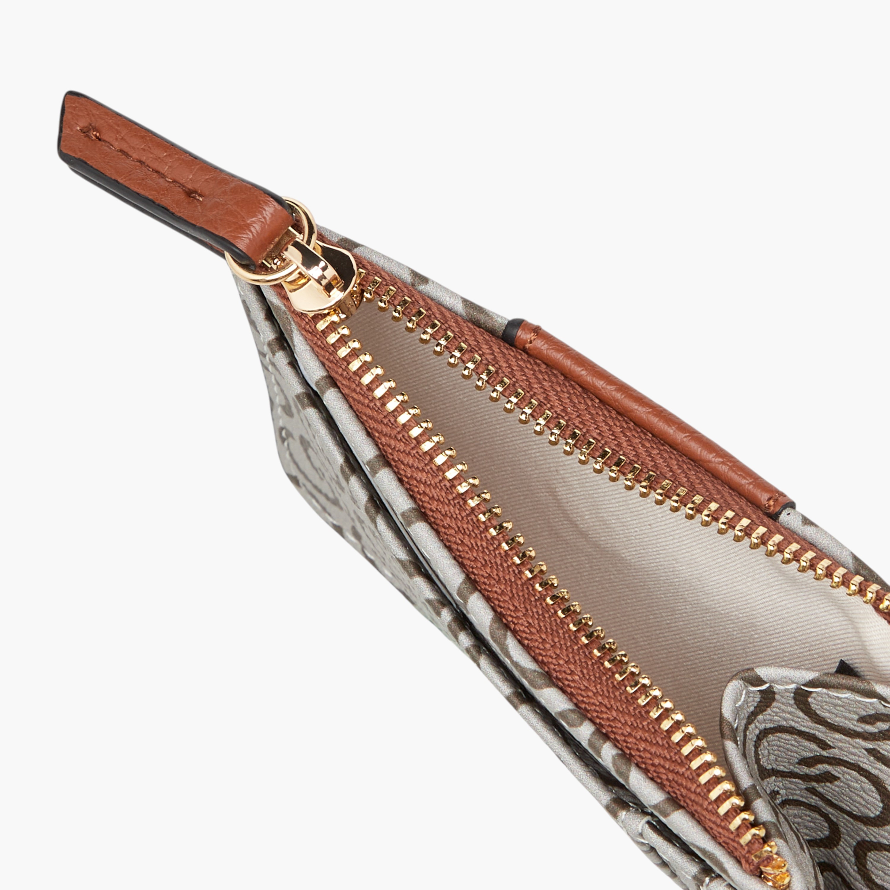محفظة بسحاب إغلاق وطبعات مونوجرام من سيليست-women-bagsandwallets-wallets-image-5