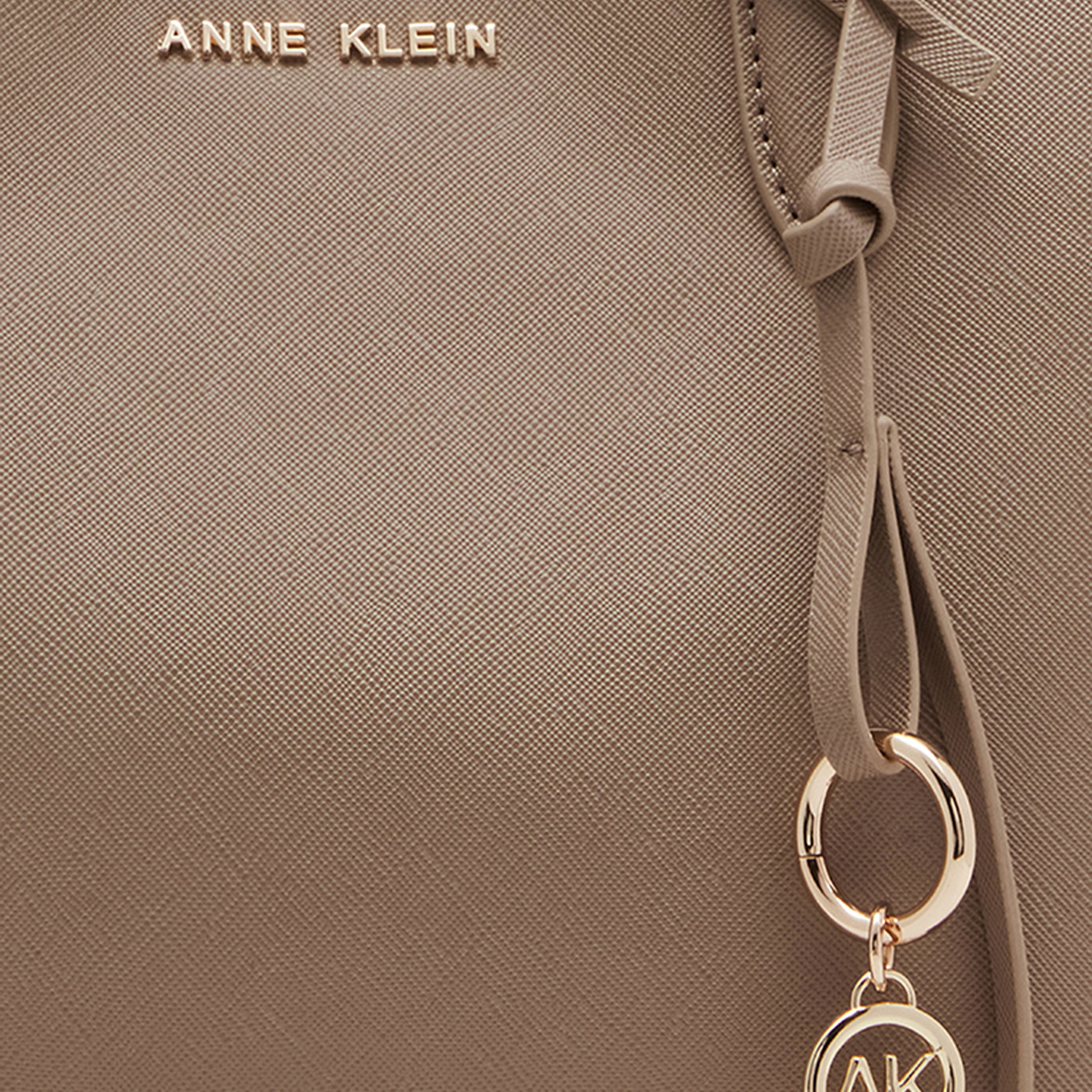 شنطة توتي بارزة الملمس بمقابض مزدوجة وزر إغلاق من آن كلاين-women-bagsandwallets-handbags-image-5
