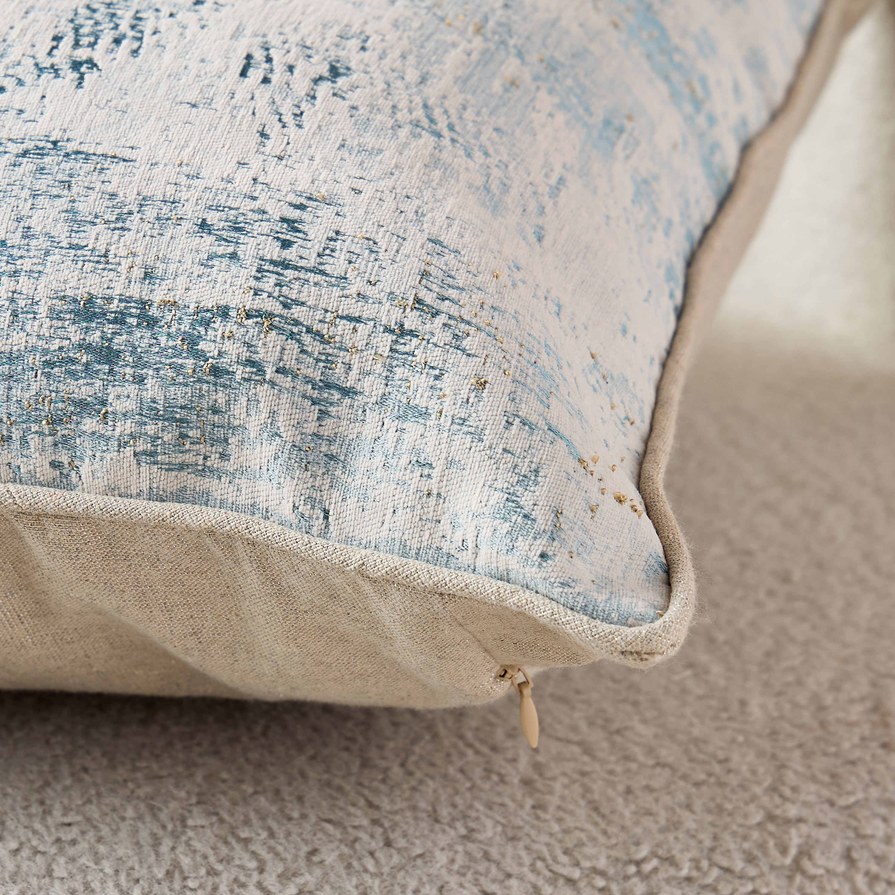 وسادة جاكار محشوة بخيوط بارزة - 45x45 سم-household-cushionsandthrows-filledcushions-decorativecushions-image-4