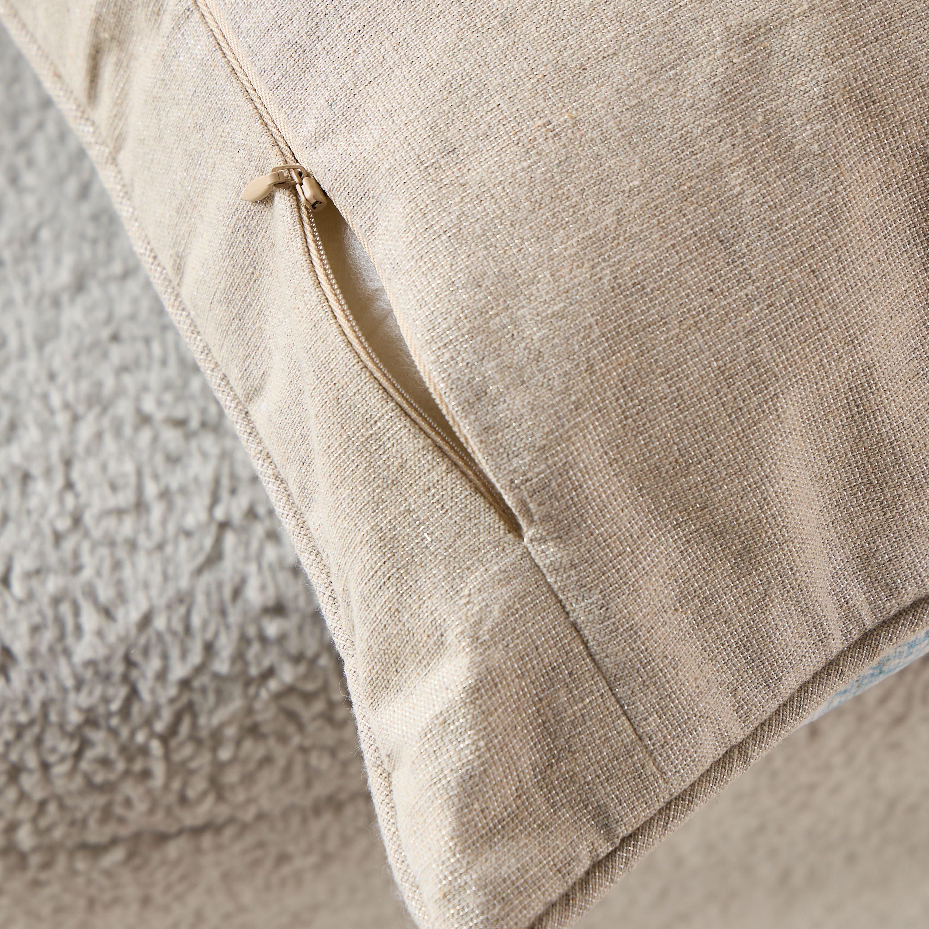 وسادة جاكار محشوة بخيوط بارزة - 45x45 سم-household-cushionsandthrows-filledcushions-decorativecushions-image-5