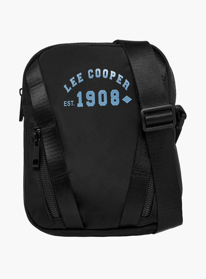 شنطة كروس بودي بطبعات شعار وحزام قابل للتعديل وسحاب إغلاق من لي كوبر-travel-accessories-image-1
