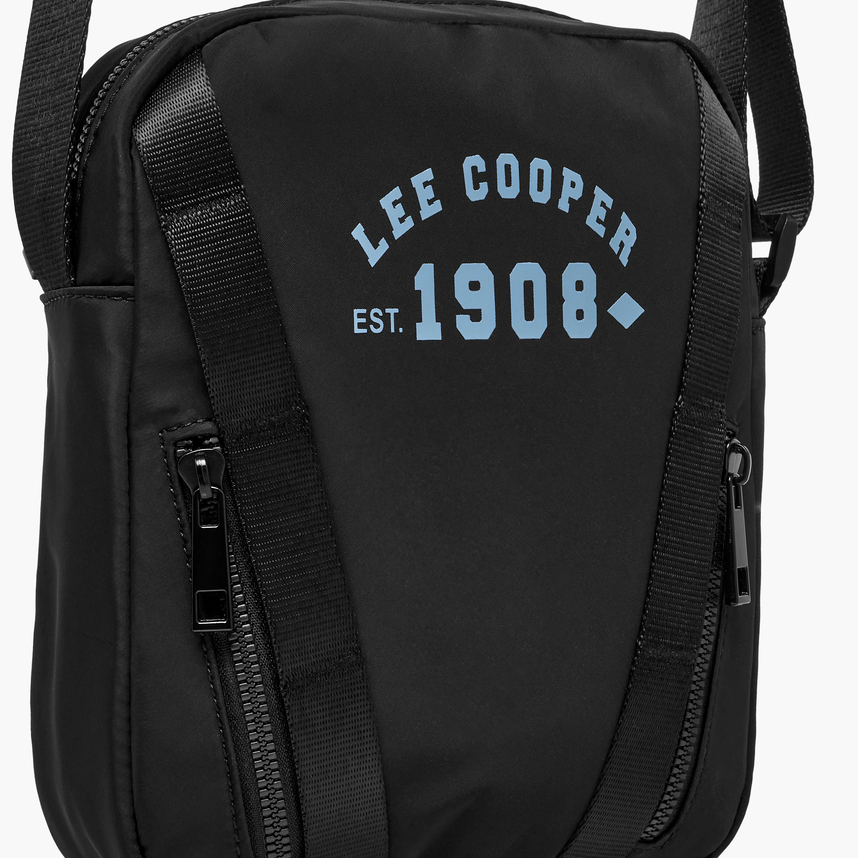 شنطة كروس بودي بطبعات شعار وحزام قابل للتعديل وسحاب إغلاق من لي كوبر-travel-accessories-image-5
