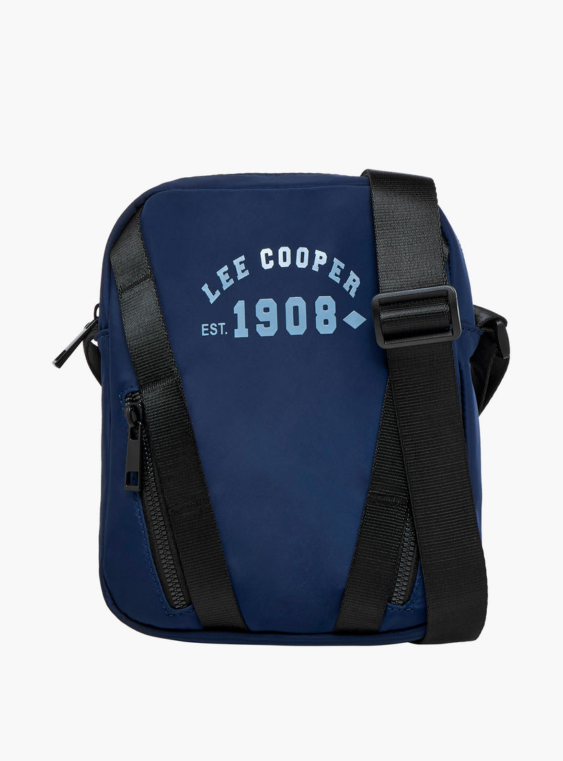 شنطة كروس بودي بطبعات شعار وحزام قابل للتعديل وسحاب إغلاق من لي كوبر-travel-accessories-image-1