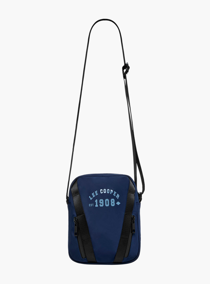 شنطة كروس بودي بطبعات شعار وحزام قابل للتعديل وسحاب إغلاق من لي كوبر-travel-accessories-image-3