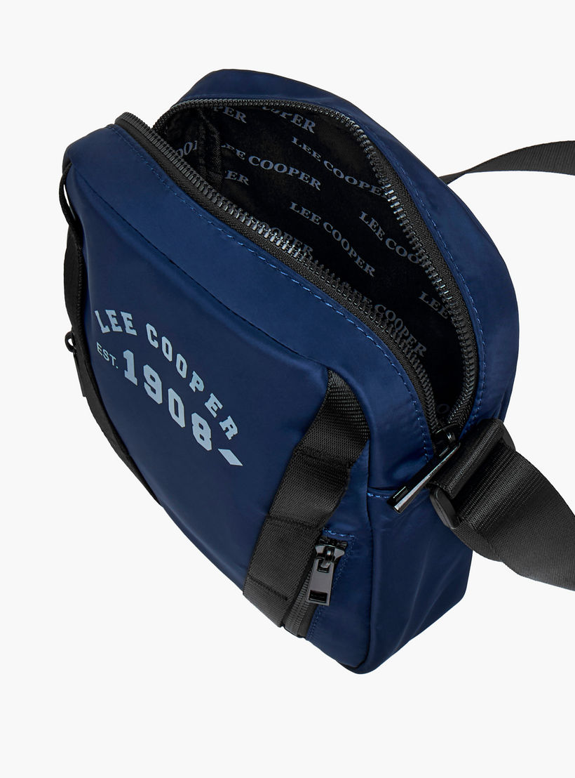 شنطة كروس بودي بطبعات شعار وحزام قابل للتعديل وسحاب إغلاق من لي كوبر-travel-accessories-image-8